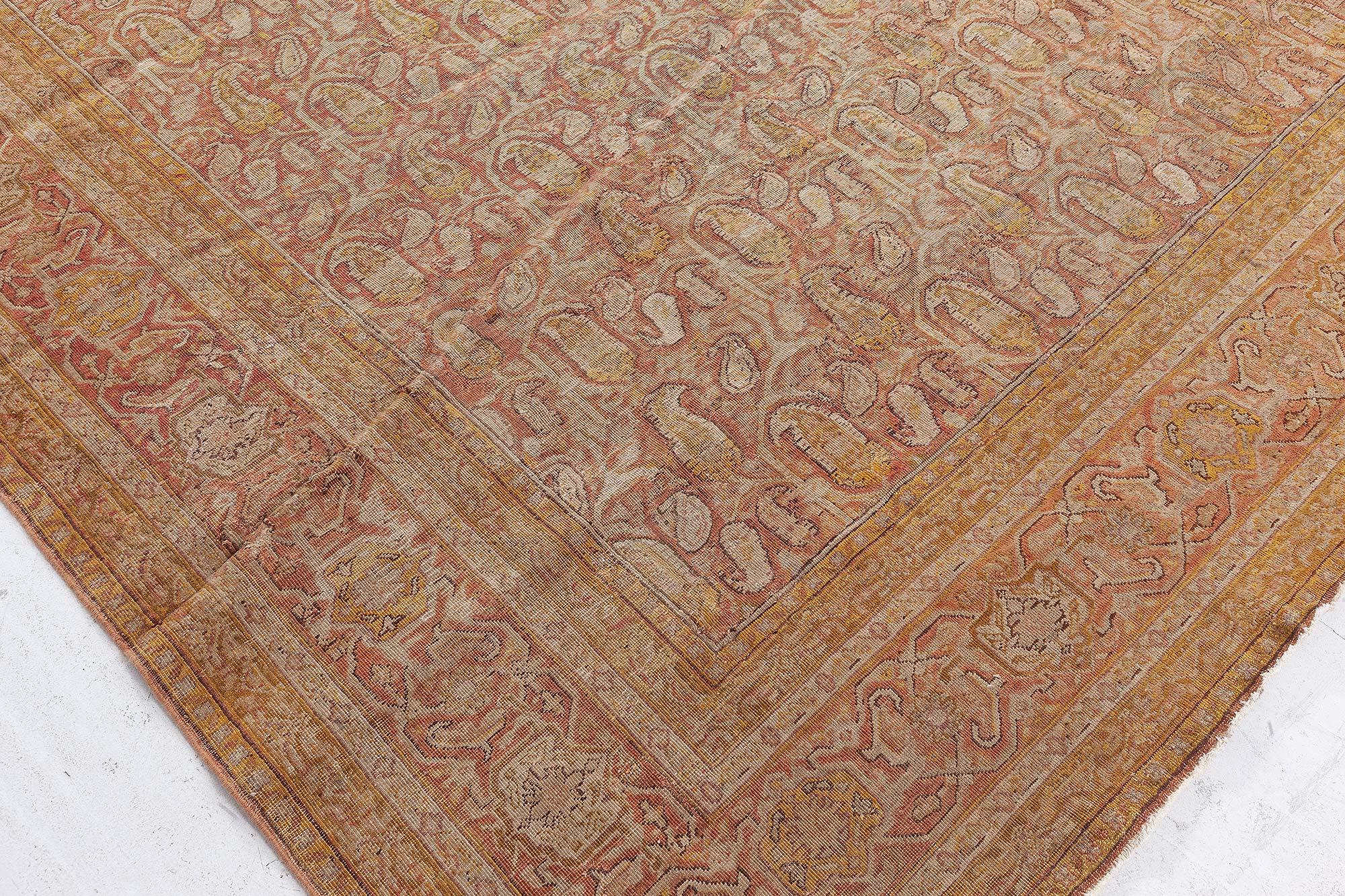 Antique Indian Amritsar Handmade Wool Carpet In Good Condition For Sale In New York, NY