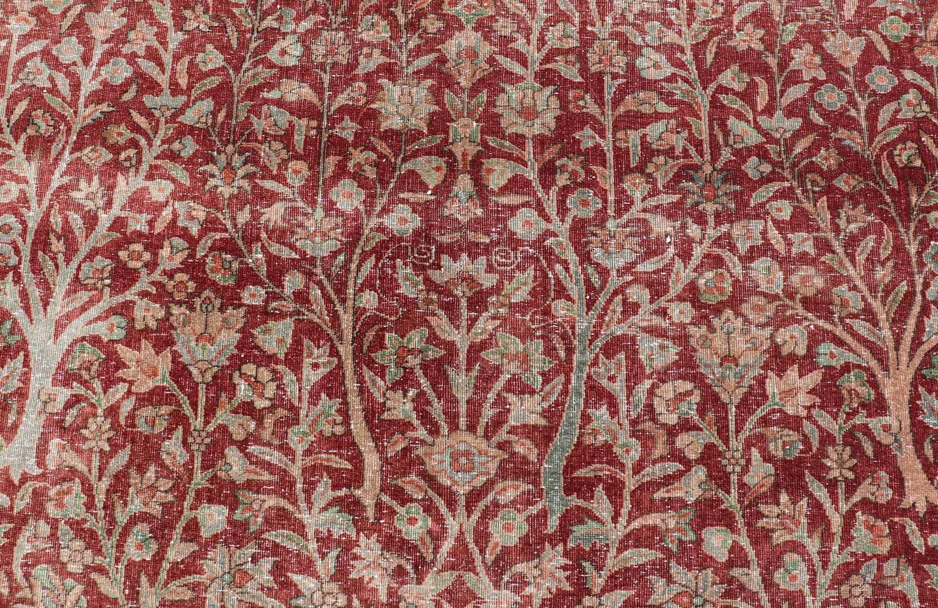 Ancien tapis indien Amritsar avec design d'arbre de vie dans les tons rouges 9'10 x 14'7 en vente 4