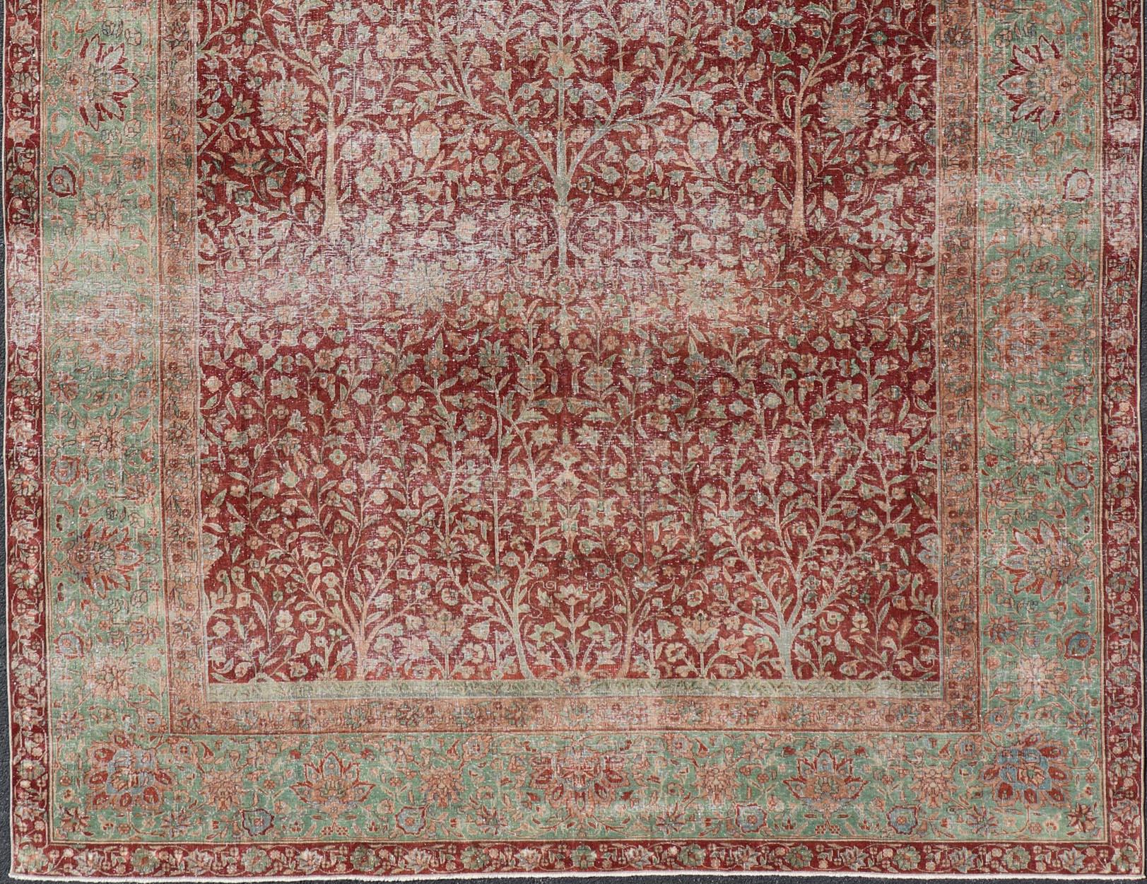 Ancien tapis indien Amritsar avec design d'arbre de vie dans les tons rouges 9'10 x 14'7 Bon état - En vente à Atlanta, GA
