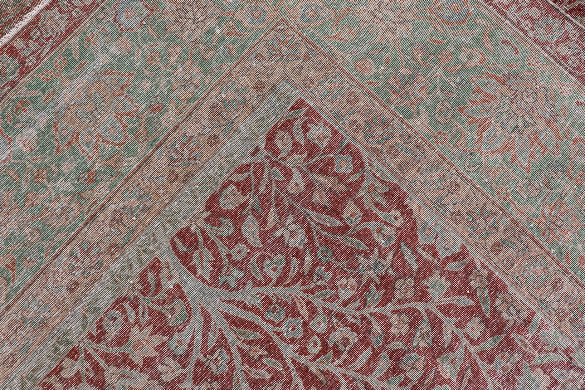 20ième siècle Ancien tapis indien Amritsar avec design d'arbre de vie dans les tons rouges 9'10 x 14'7 en vente