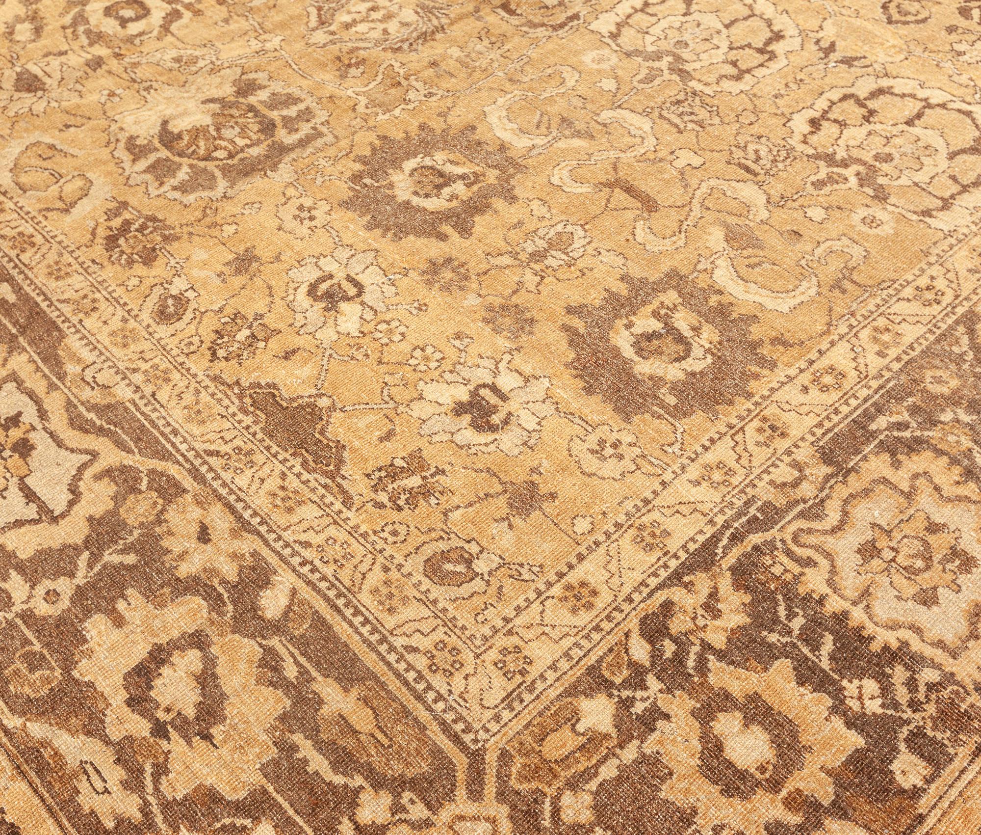 Hand-Knotted Authetic Indian Amritsar Hand-knotted Wool Rug For Sale