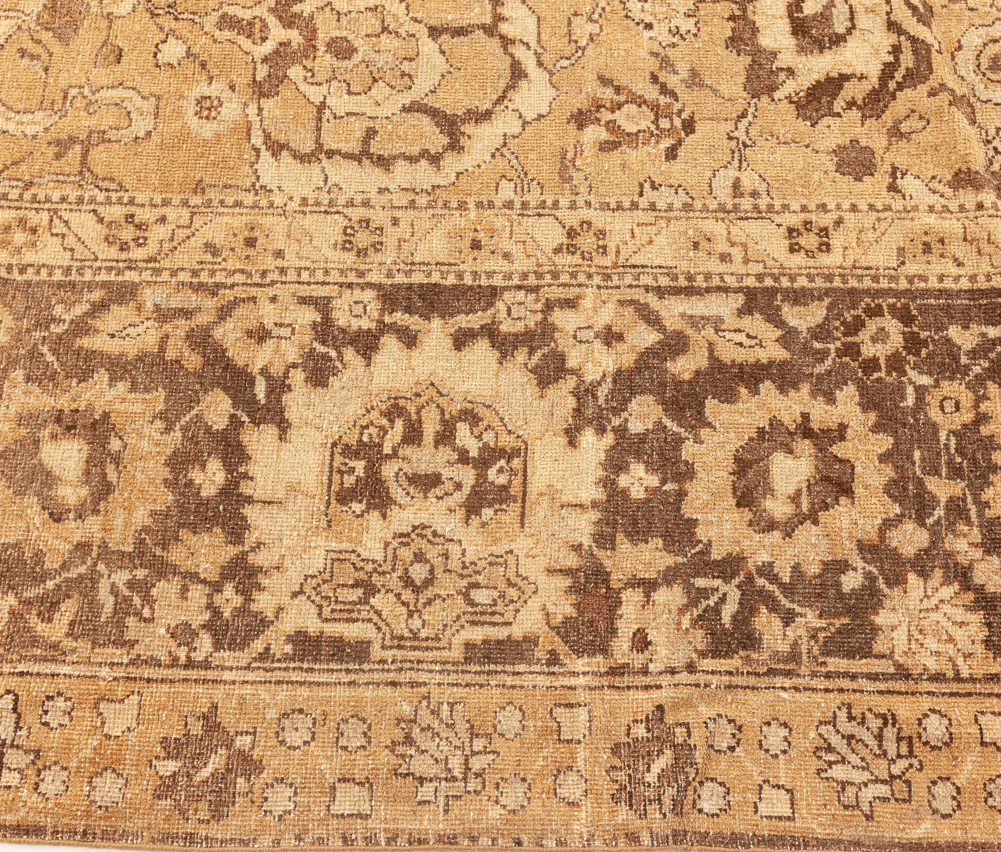 Authetic Indian Amritsar Hand-knotted Wool Rug In Good Condition For Sale In New York, NY