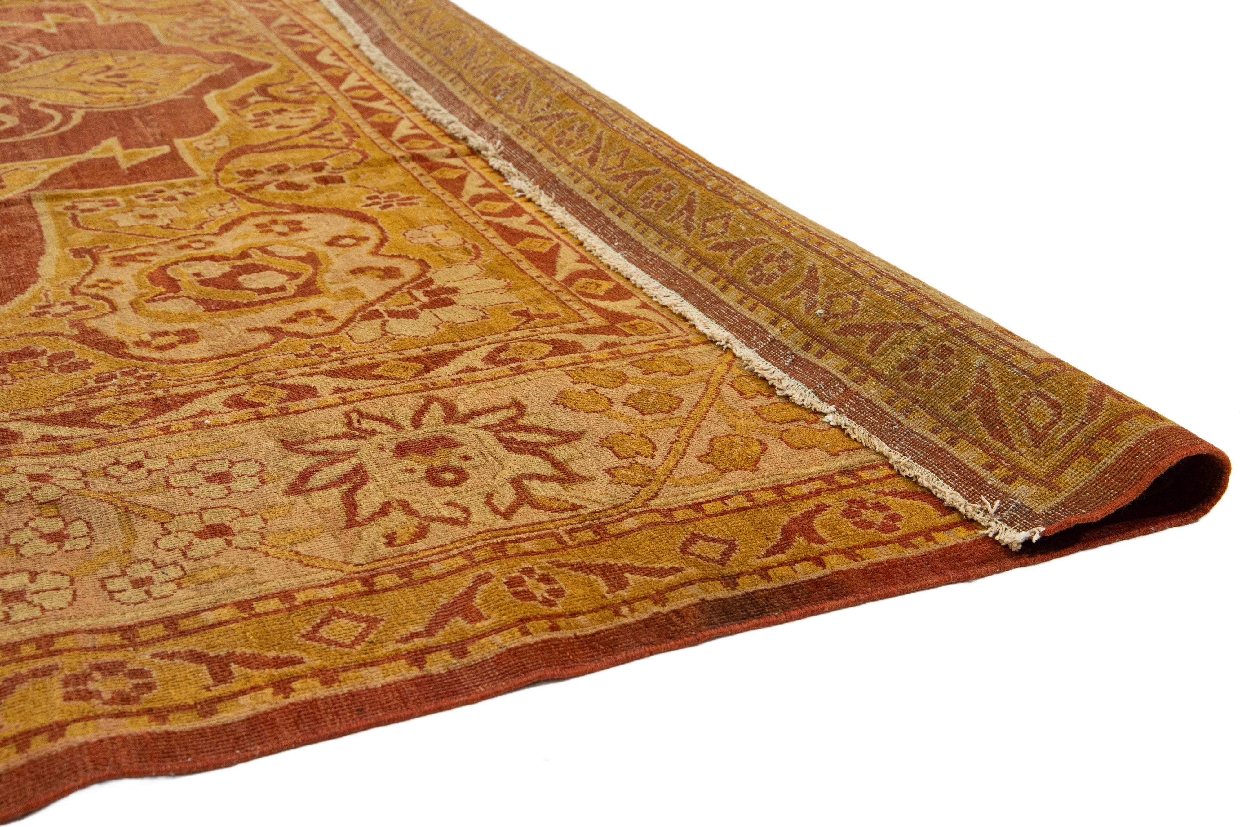 Antiker indischer Amritsar-Wollteppich, handgefertigt in Goldenrod mit Medaillon-Design (Indisch) im Angebot