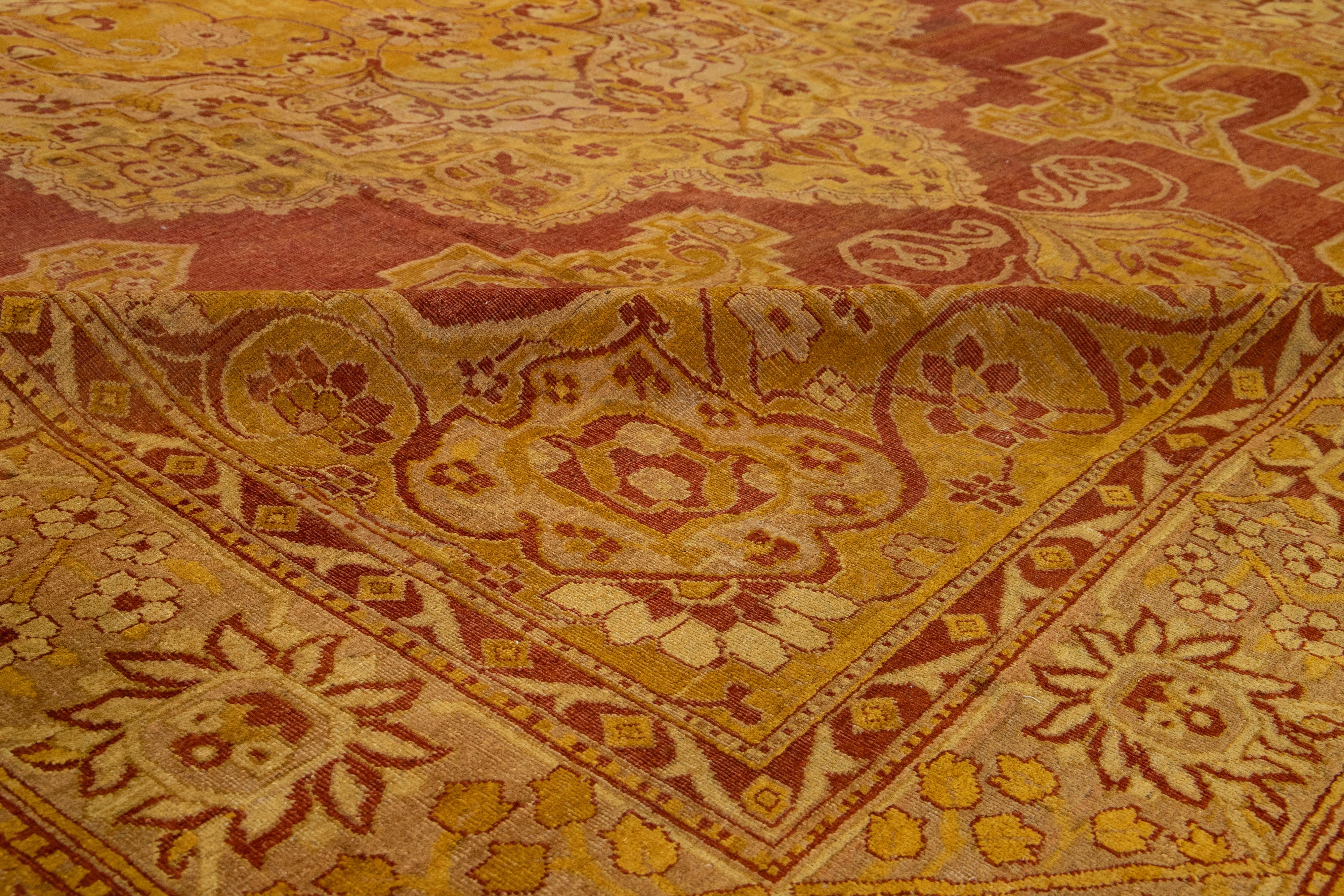 Antiker indischer Amritsar-Wollteppich, handgefertigt in Goldenrod mit Medaillon-Design (Handgeknüpft) im Angebot