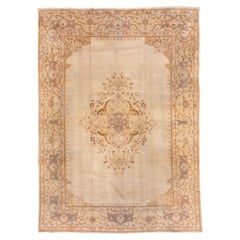 Antico tappeto indiano Amritsar, campo avorio, accenti lavanda, medaglione centrale