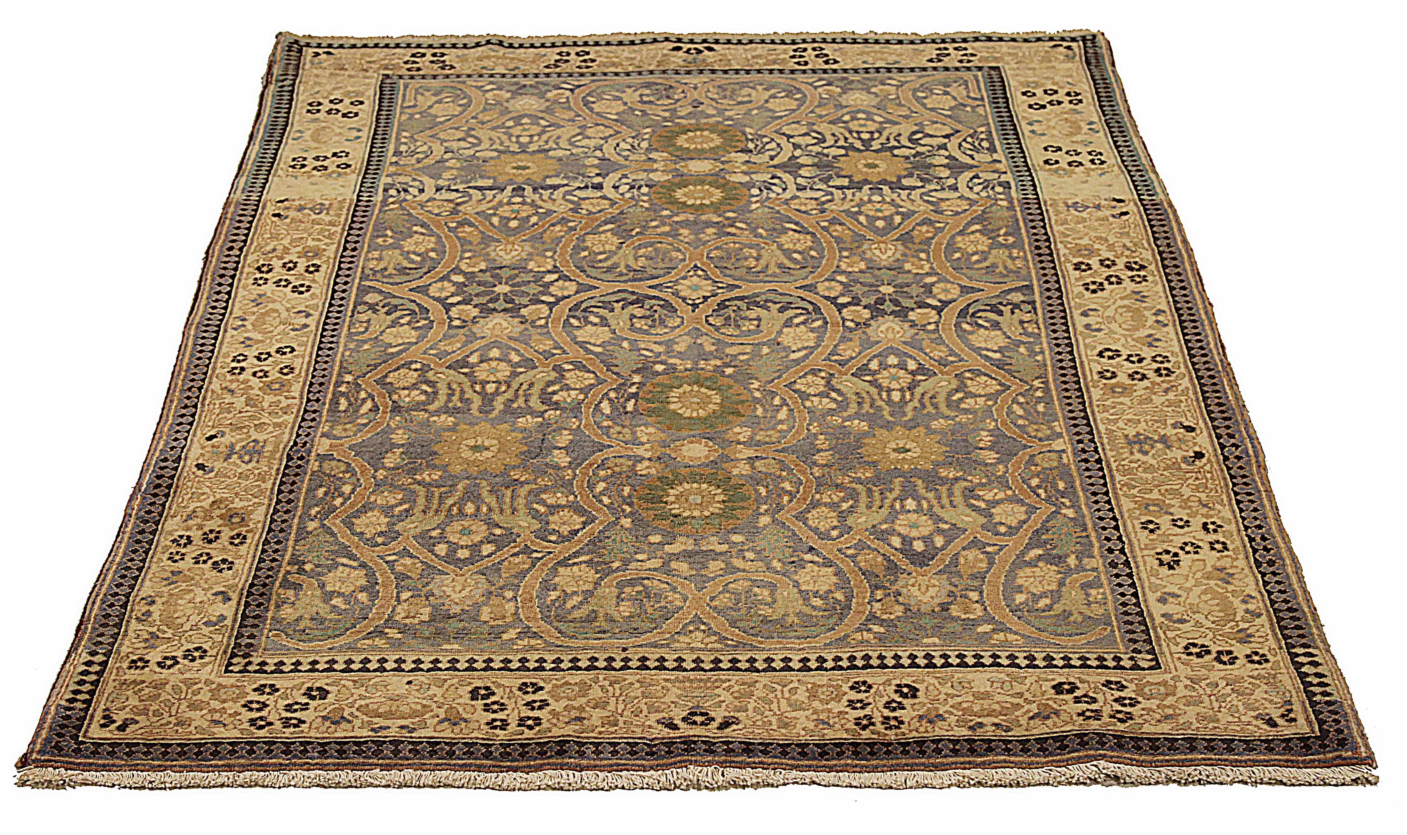 Antiker indischer Teppich aus feinster Schafswolle, handgewebt. Er ist mit natürlichen Pflanzenfarben gefärbt, die für Menschen und Tiere sicher sind. Es handelt sich um ein traditionelles Agra-Design, das von erfahrenen Kunsthandwerkern handgewebt