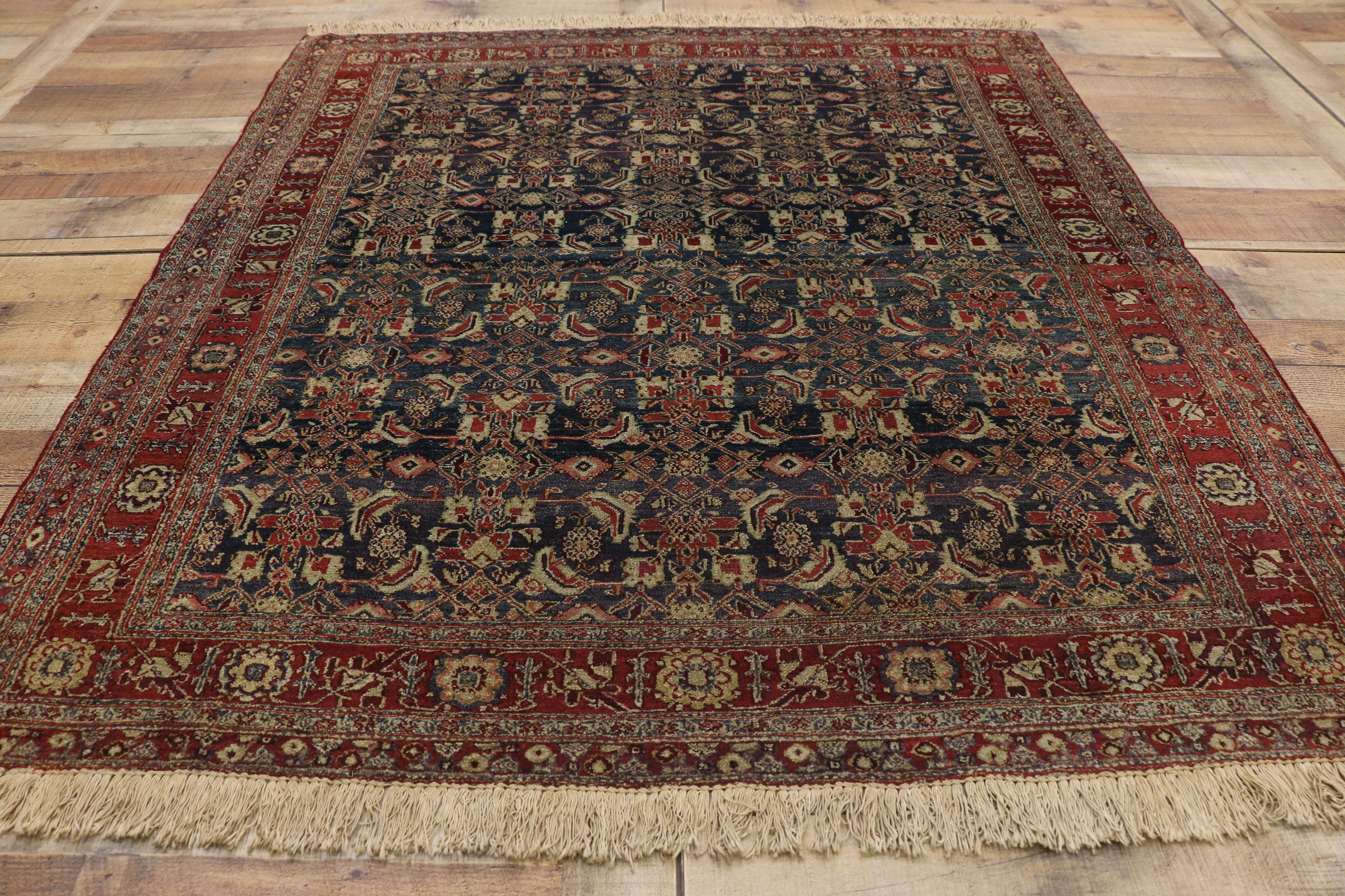Antique Indian Area Rug with Traditional Victorian Style In Good Condition For Sale In Dallas, TX