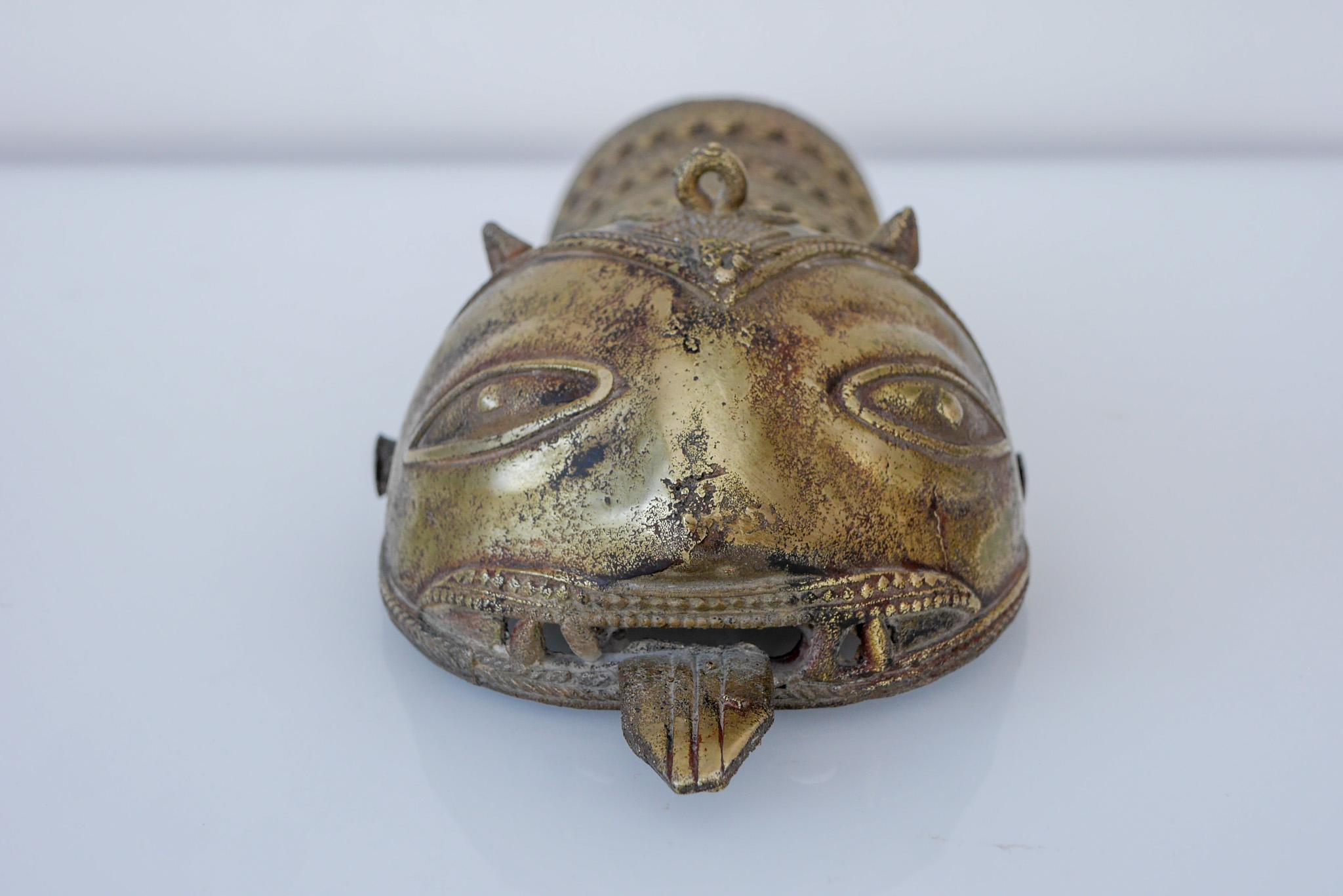 Antique Indian Brass Dandpatta with fantastic Metal Work For Sale 7
