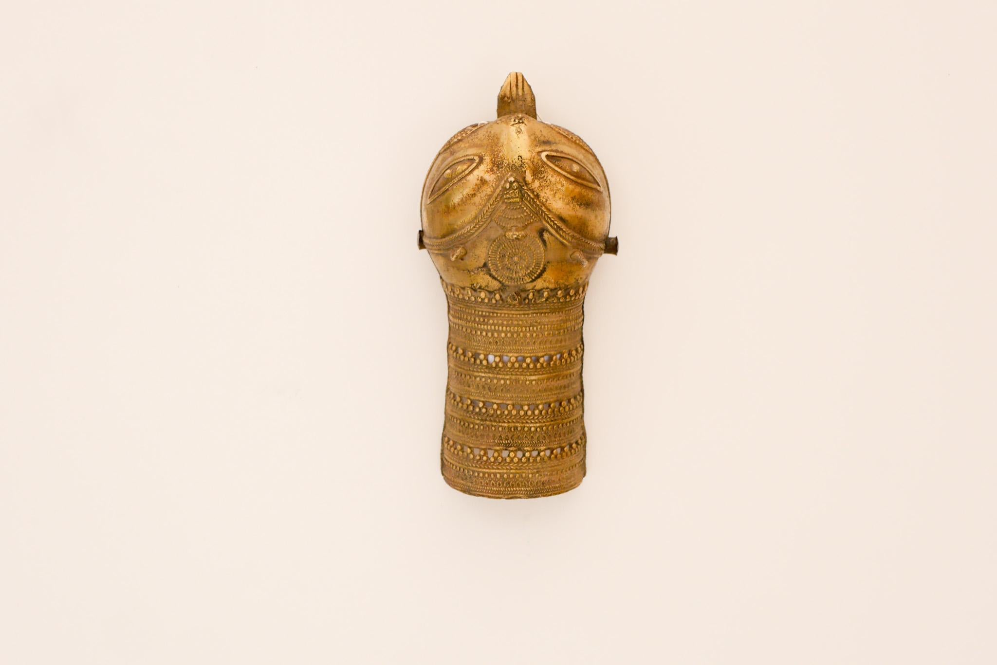 Antique Indian Brass Dandpatta with fantastic Metal Work For Sale 2