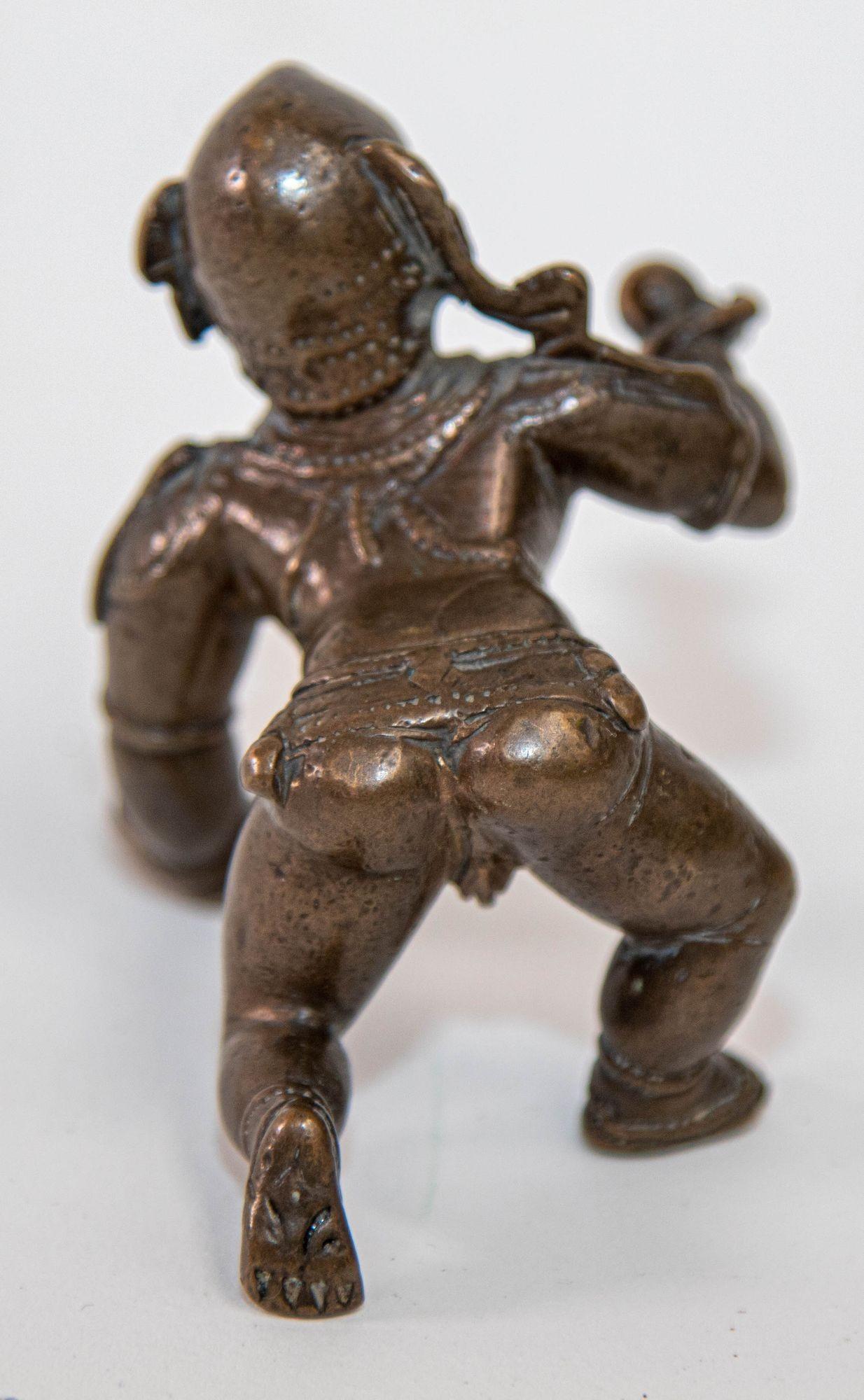 Antike indische Bronzefigur des Baby Balakrishna aus Bronze im Zustand „Gut“ im Angebot in North Hollywood, CA