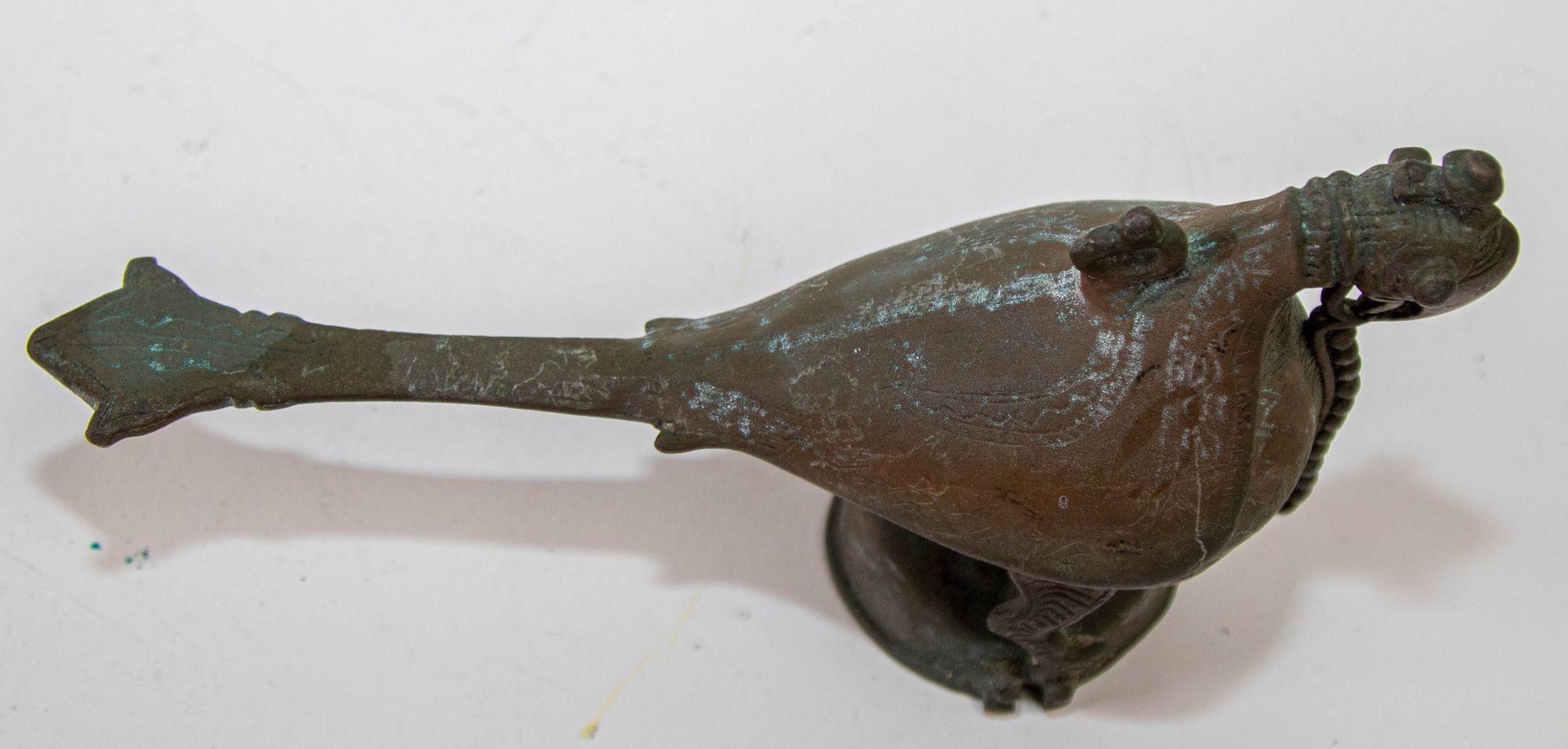 Antique Indian Bronze Parrot Figure oil Lamp Rajasthan 19th Century For Sale 10