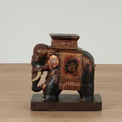 Soporte o pedestal indio antiguo con forma de elefante, tallado en madera