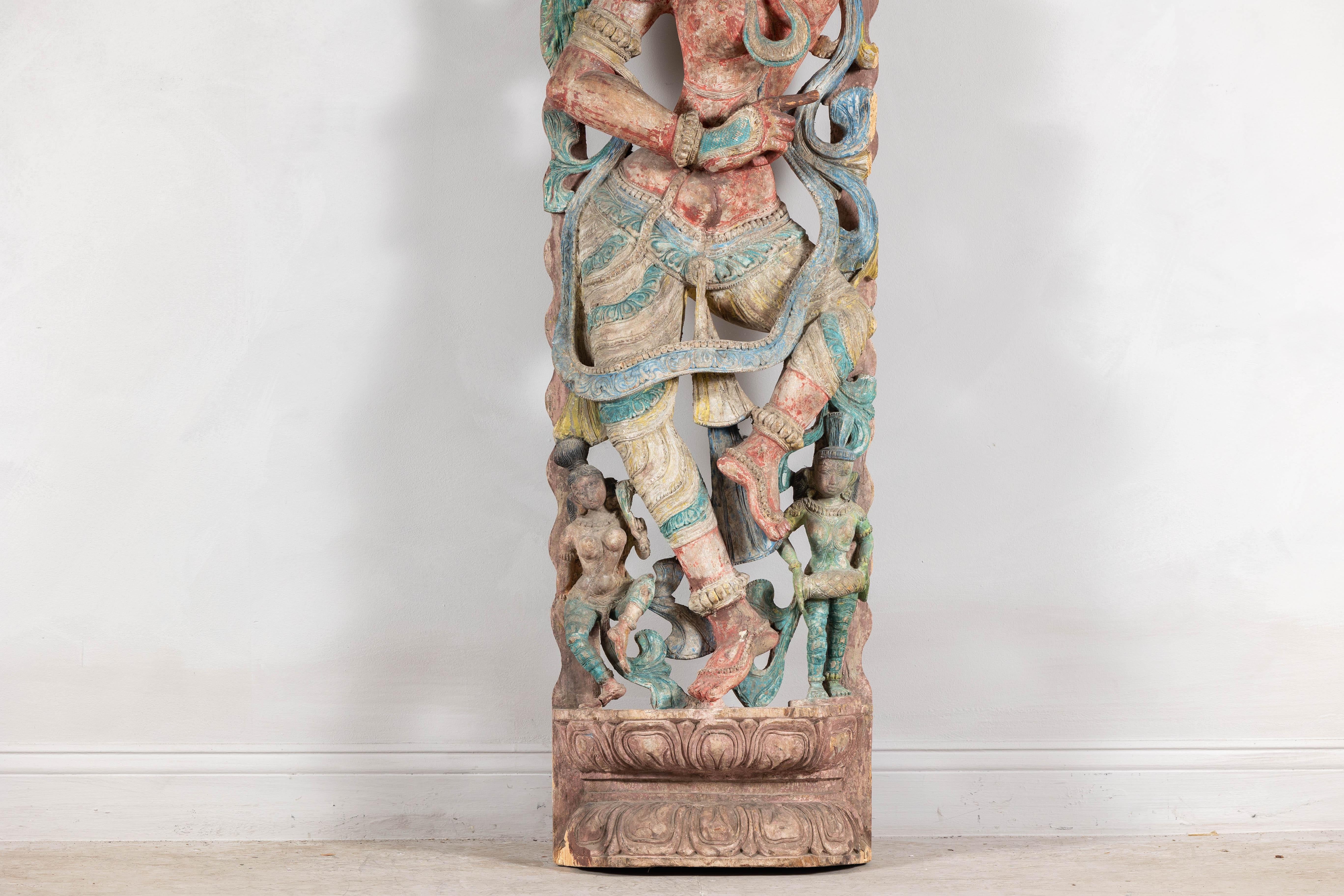 Antigua Escultura India de Madera Tallada de Parvati con Policromía Vibrante en Bueno estado para la venta en Yonkers, NY