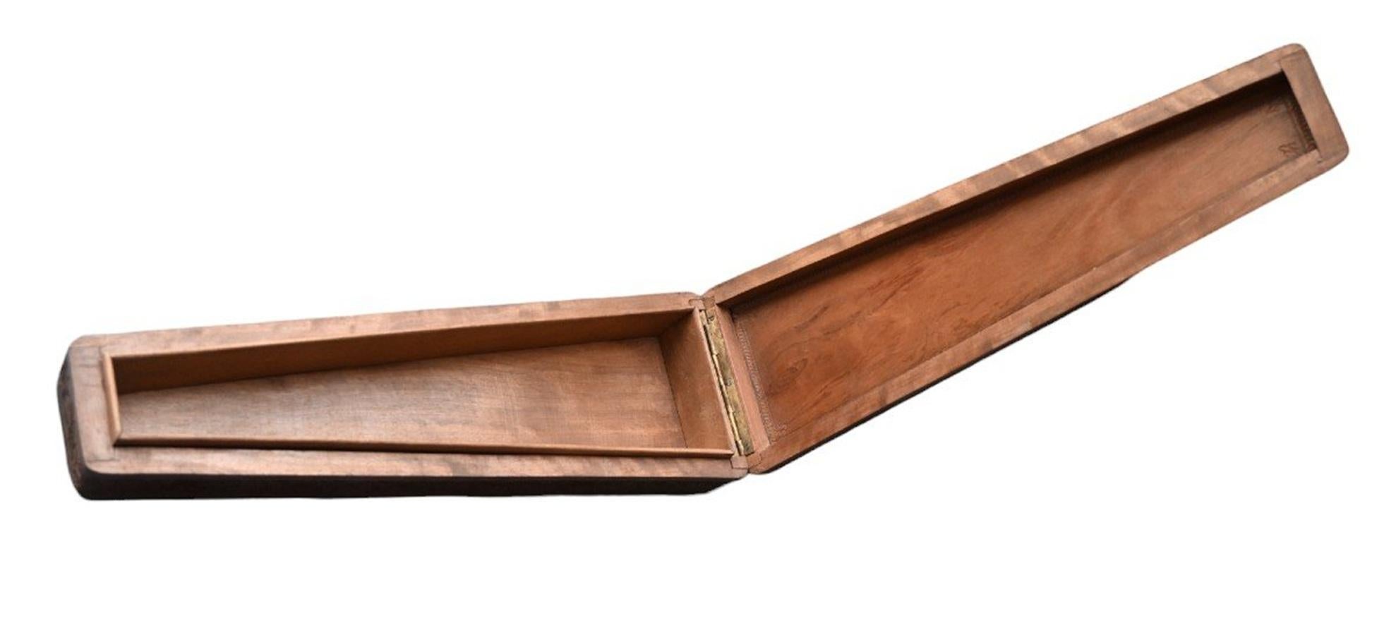 Ancienne boîte de rangement indienne en bois sculpté pour éventails, 19e siècle Bon état - En vente à Bilzen, BE