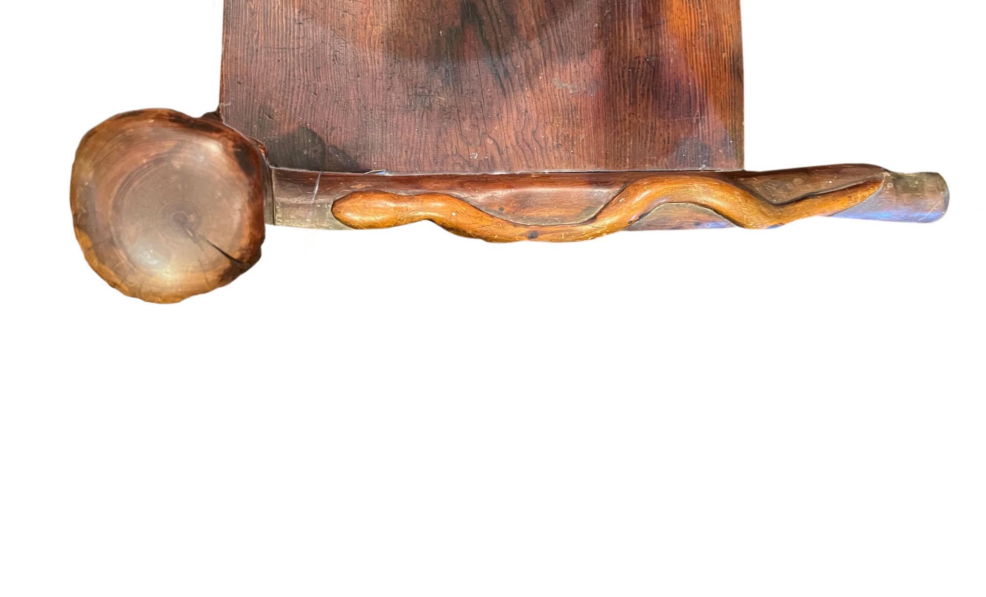 Chaise indienne ancienne avec Kachina en vente 1