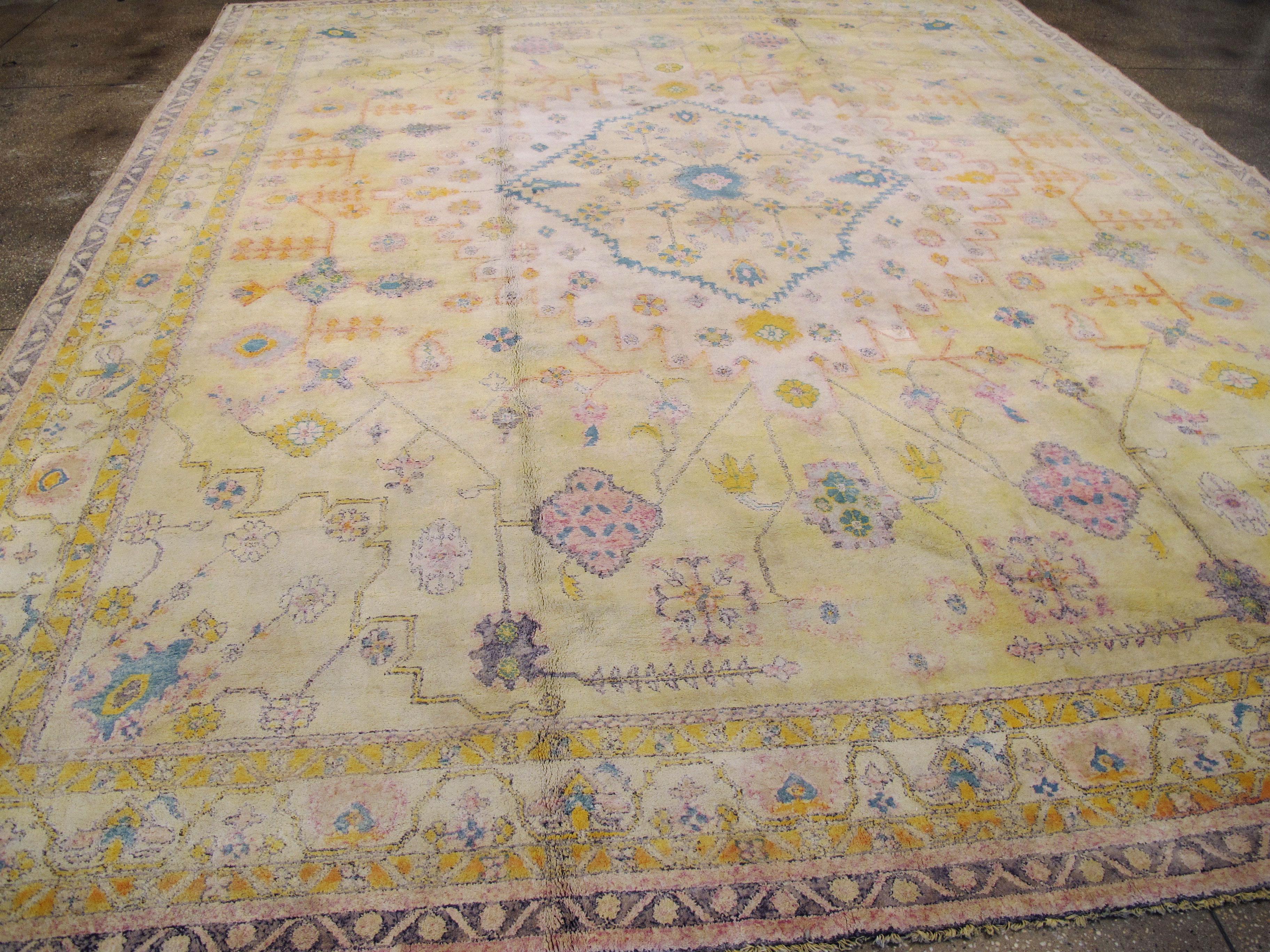 Antique Indian Cotton Agra Rug In Good Condition In New York, NY