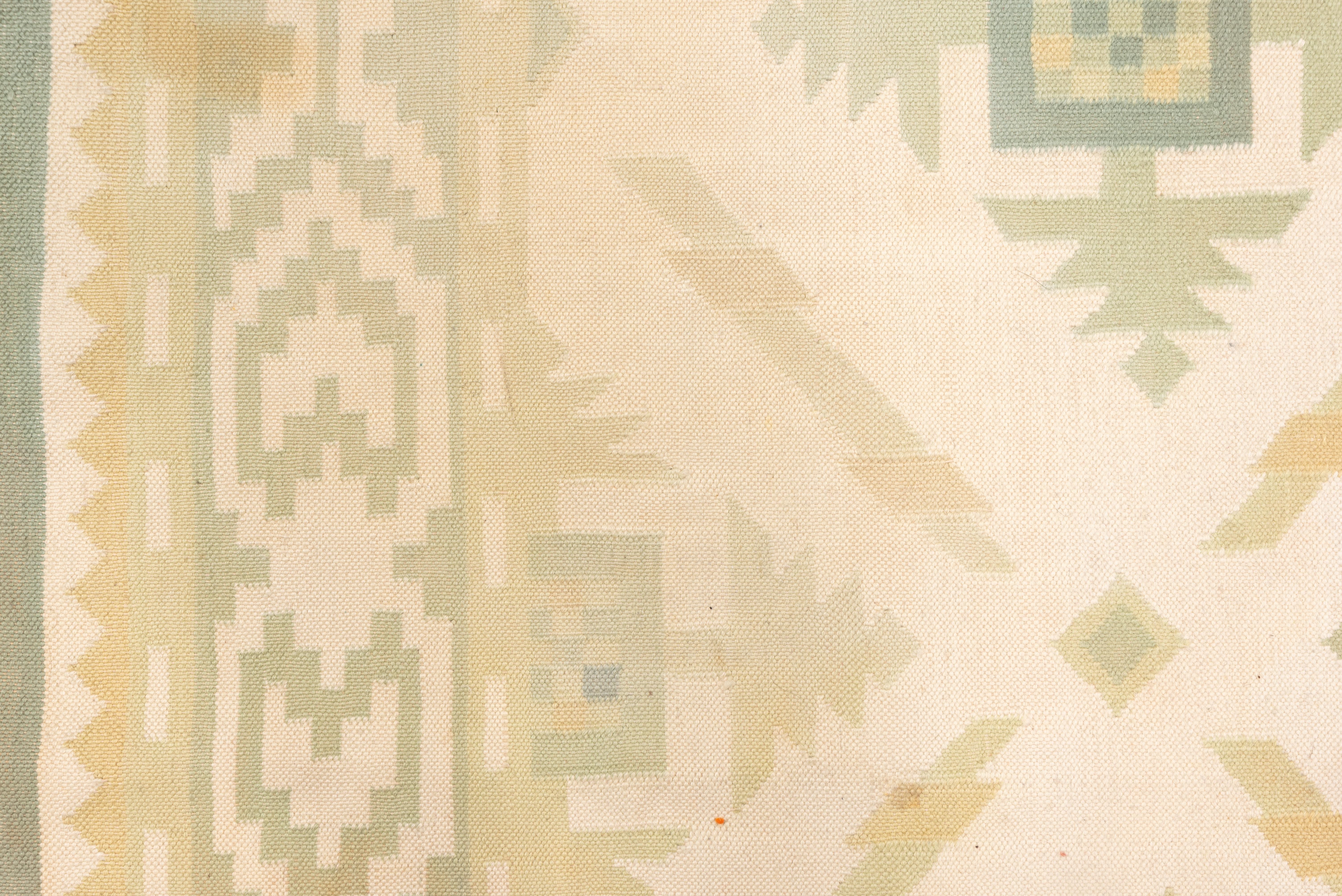 Antiker indischer Dhurrie-Teppich aus Baumwolle, Allover-Feld, grüne Akzente (Mitte des 20. Jahrhunderts) im Angebot