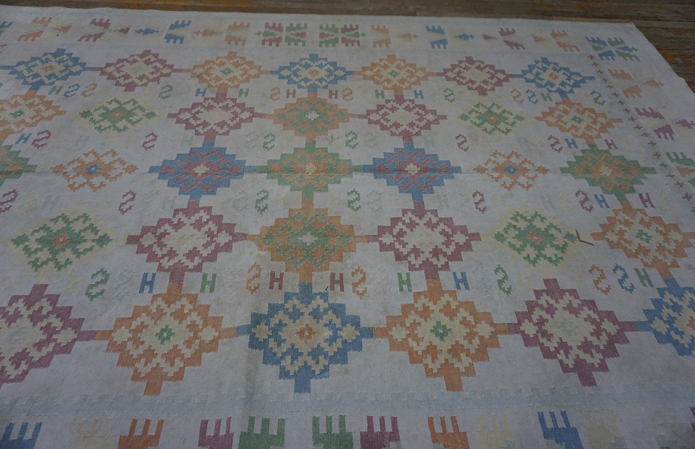 Indischer Dhurrie-Teppich aus Baumwolle des frühen 20. Jahrhunderts ( 6' x 9' - 183 x 274) im Angebot 4