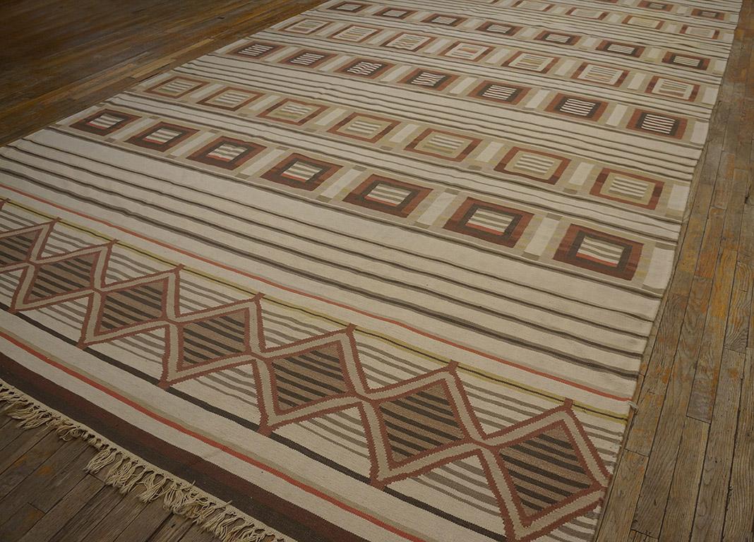 Antiker indischer Dhurrie-Teppich im Dhurrie-Stil, 2,05 m x 3,05 m  (Handgewebt) im Angebot