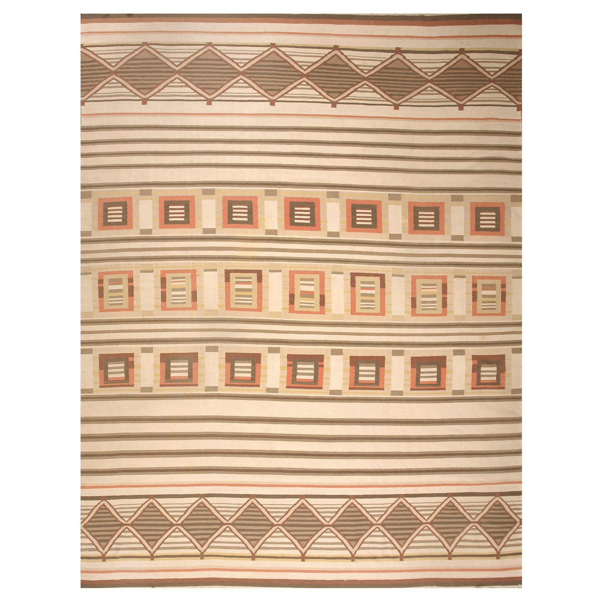 Mid 20th Century Indian Dhurrie Carpet ( 9' x 11'8" - 275 x 355 ) For Sale