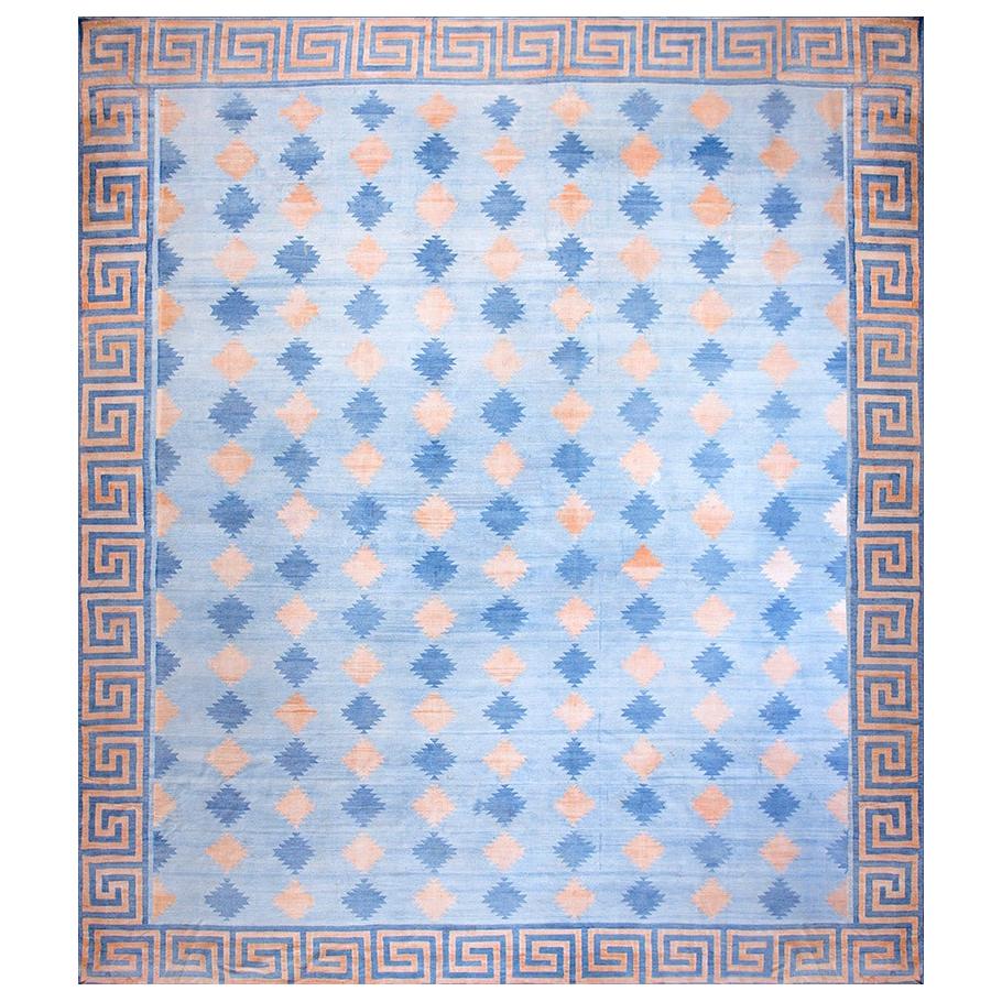 Indischer Dhurrie-Teppich aus Baumwolle des frühen 20. Jahrhunderts ( 16'6" x 16'8" - 503 x 508")