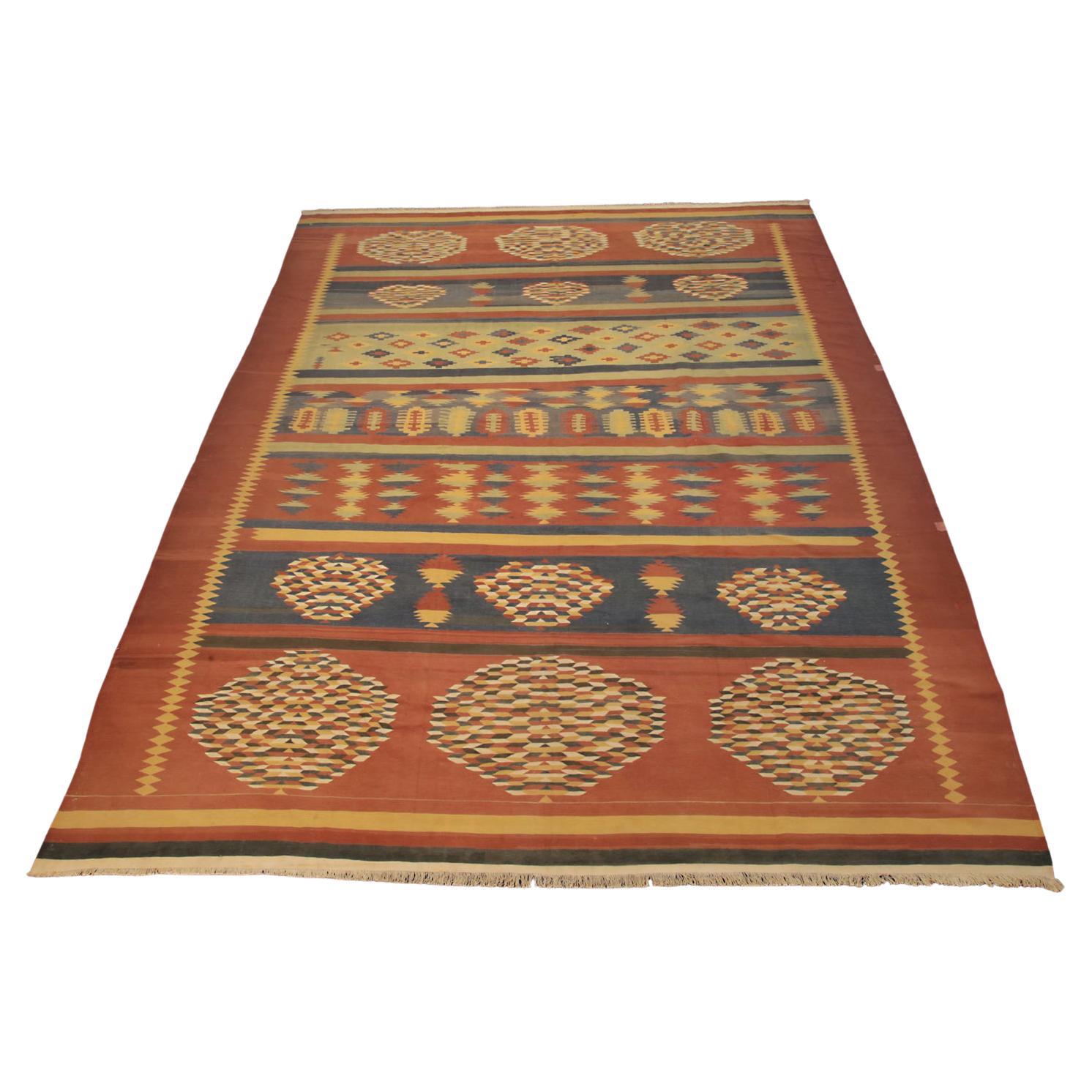 Antique Indian Dhurrie Wool Geometric Design Kilim, ca. 1920 For Sale