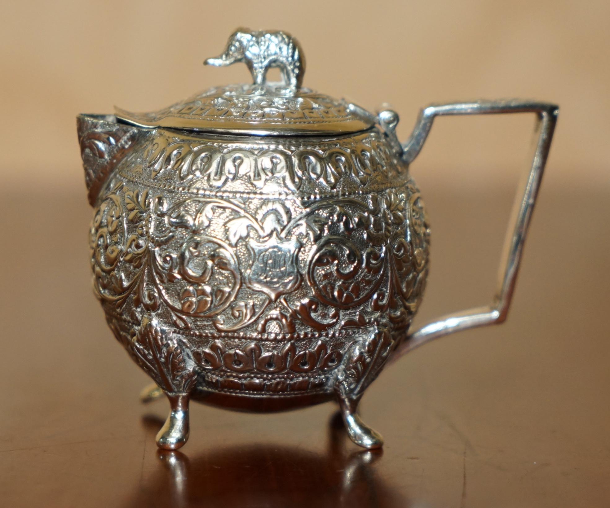 ANTIQUE INDIAN ELEPHANT COLONIAL SOLiD SILVER TEA SERVICE OOMERSI MAWJI & SONS For Sale 10
