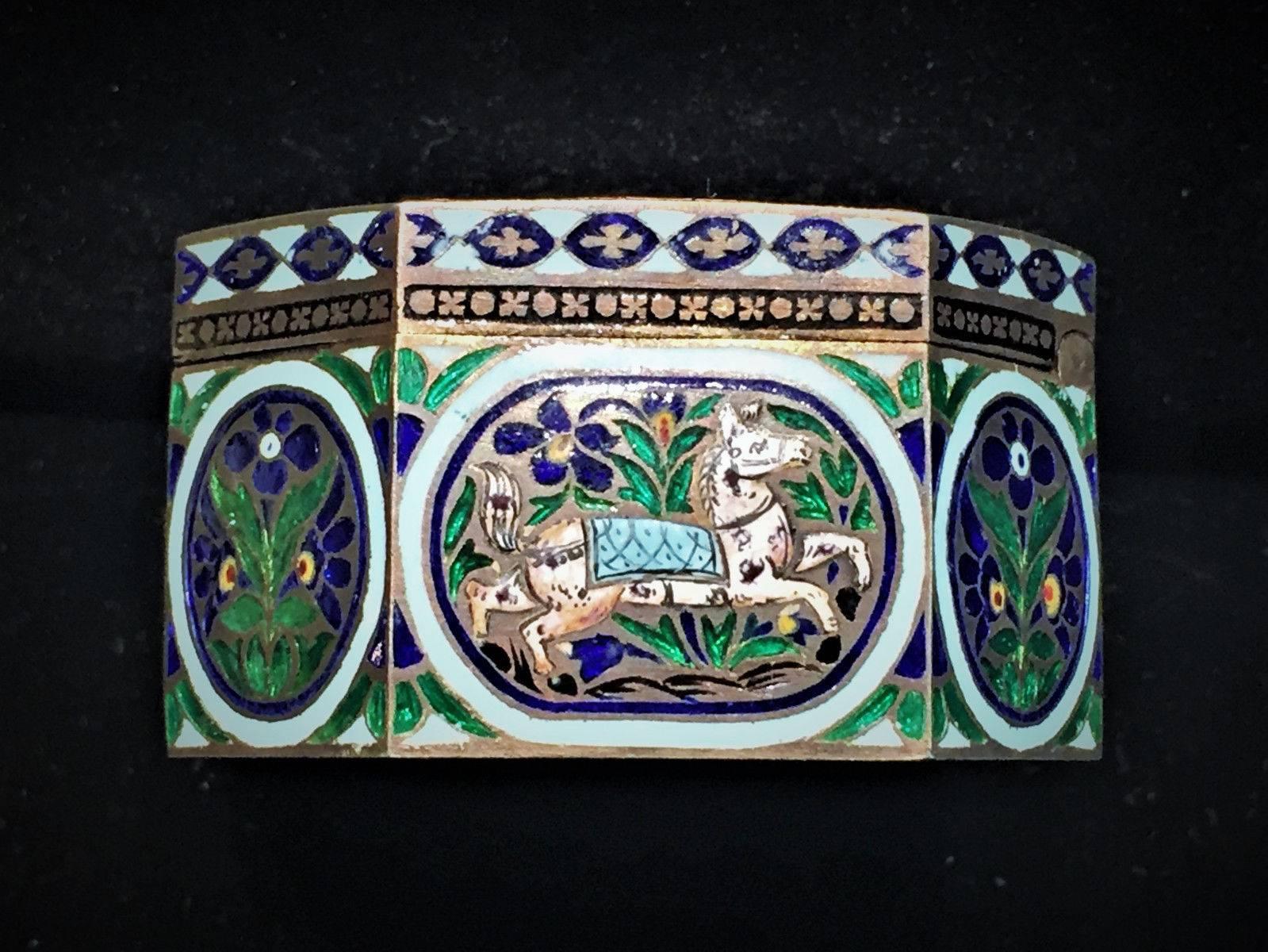 Antique Indian Enameled Silver Snuffbox with Hunting Scenes, circa 1890s In Good Condition In New York, NY