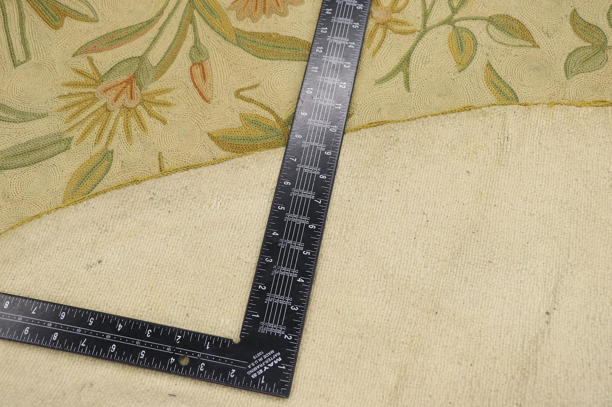 Noué à la main Tapis rond indien ancien à motifs floraux en points de chaîne, 08'07 x 08'11 en vente