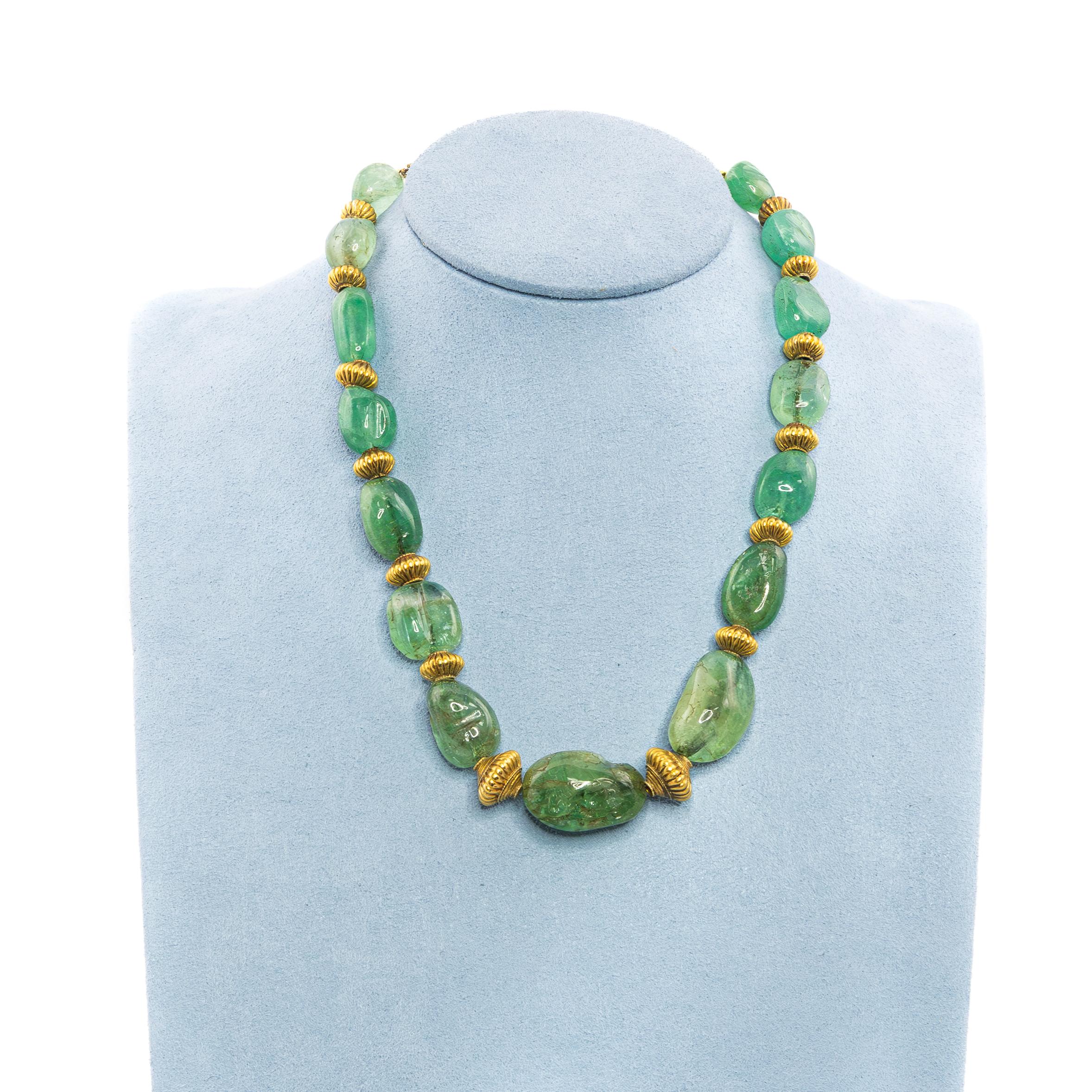 Art Deco Antique Indian Gold and Emerald Bead Necklace For Sale