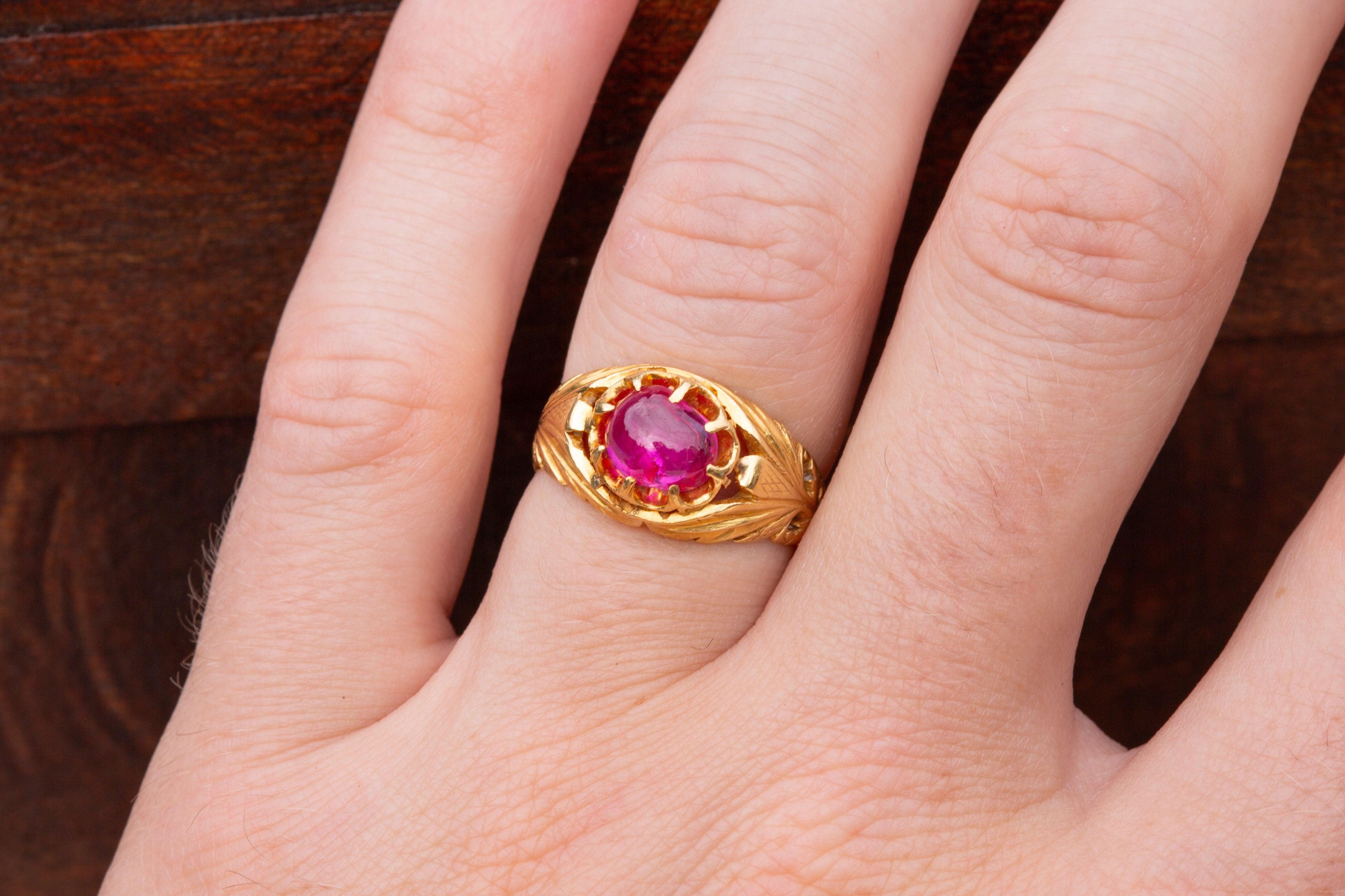 Antique Indian Gold Ruby Cabochon Ring Mughal Period For Sale 5