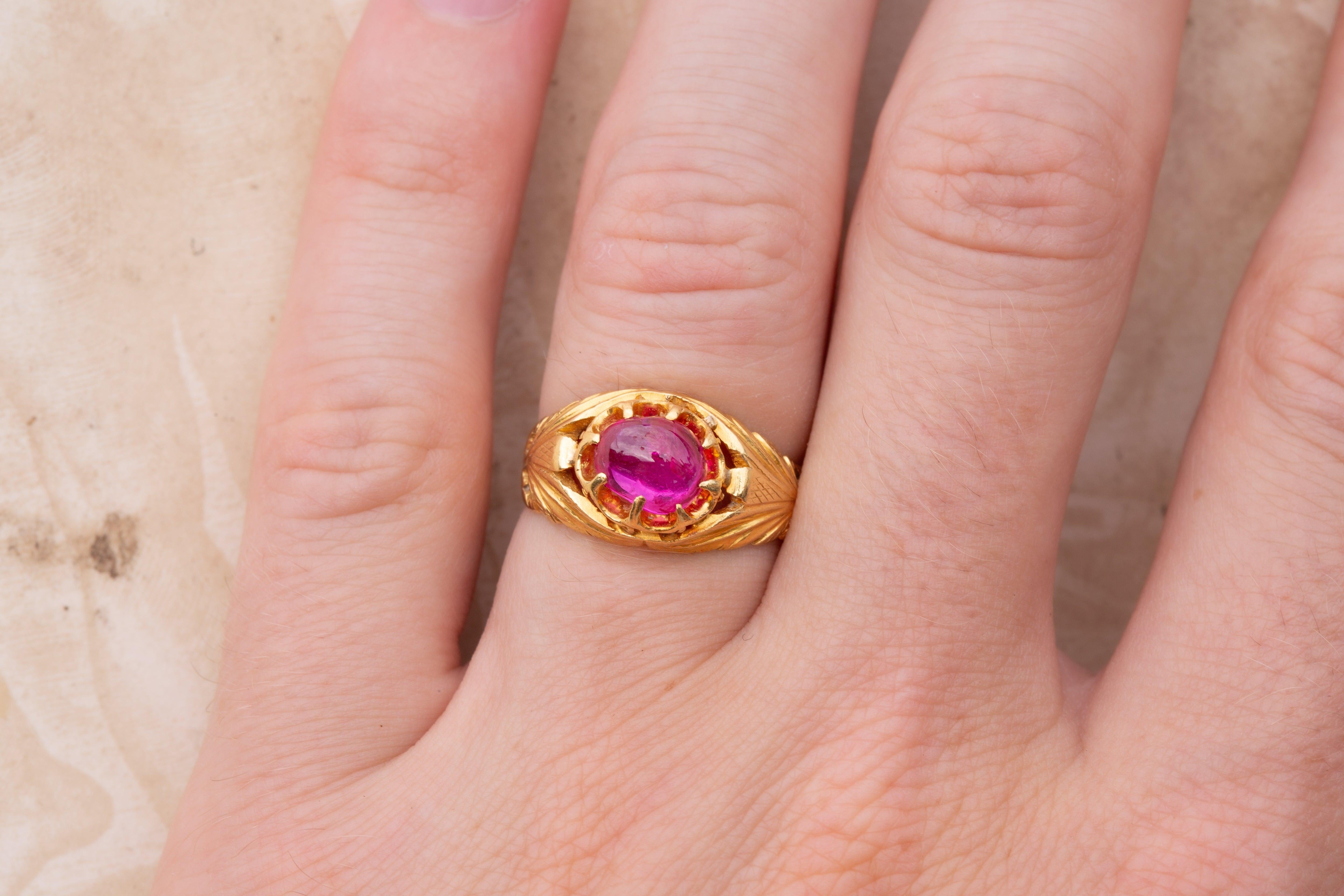 Antique Indian Gold Ruby Cabochon Ring Mughal Period For Sale 11