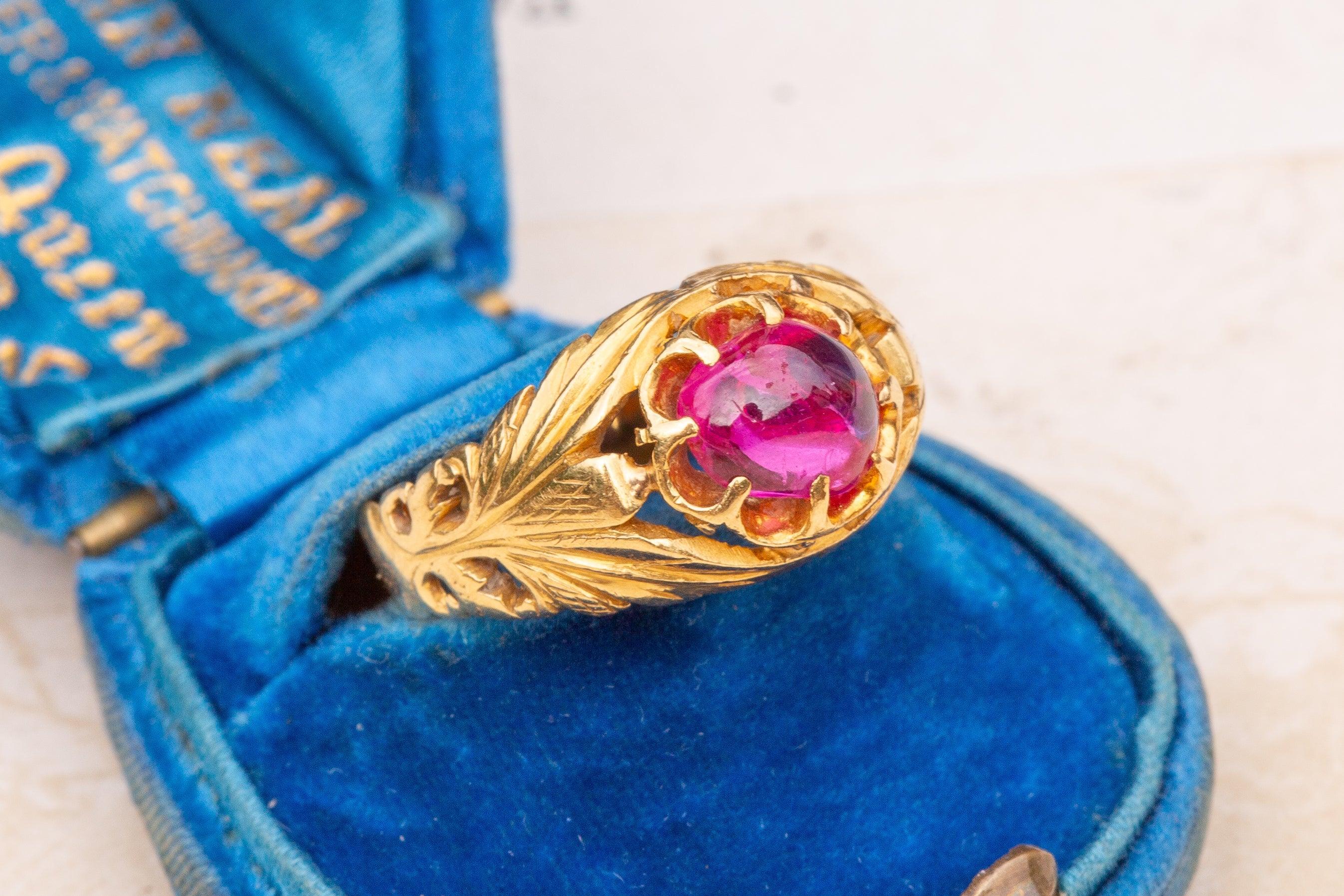 Antique Indian Gold Ruby Cabochon Ring Mughal Period For Sale 4
