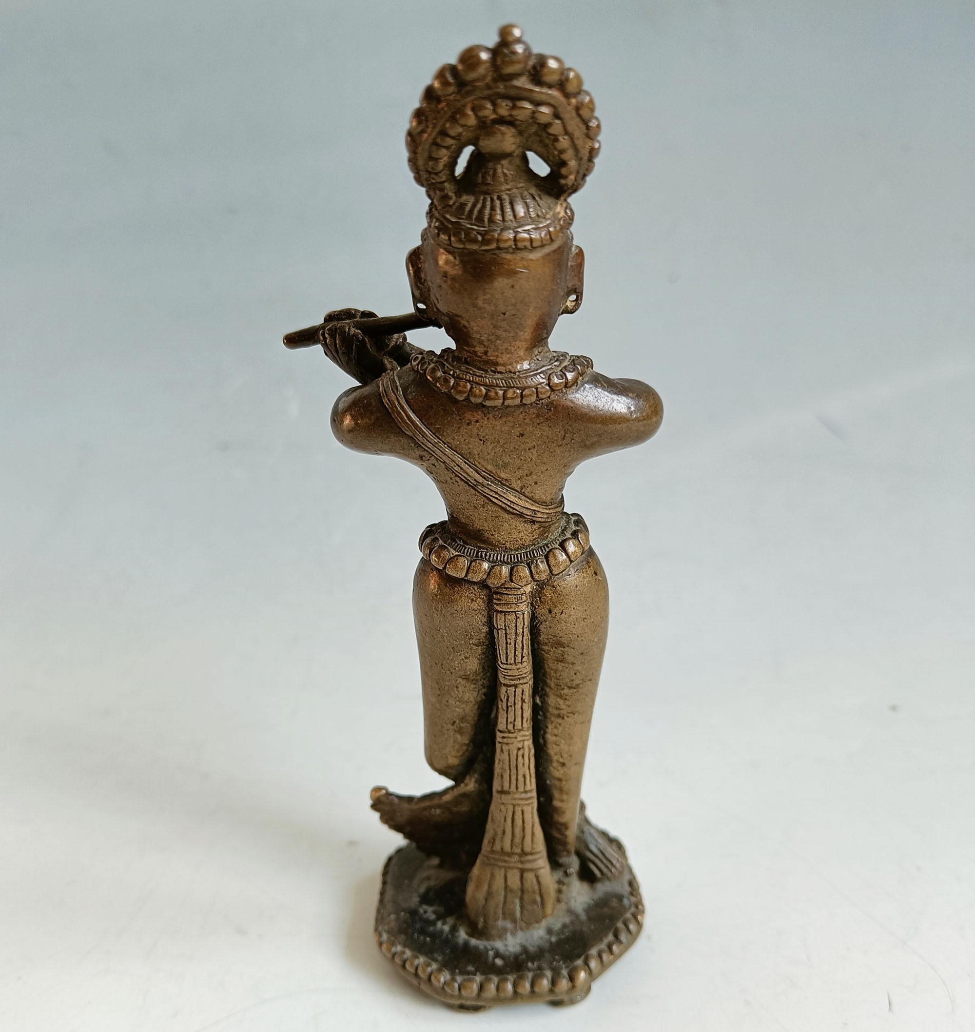 Antike indische Hindu-Bronzestatue Krishna - 18. Jahrhundert asiatische Volkskunst (Indisch) im Angebot