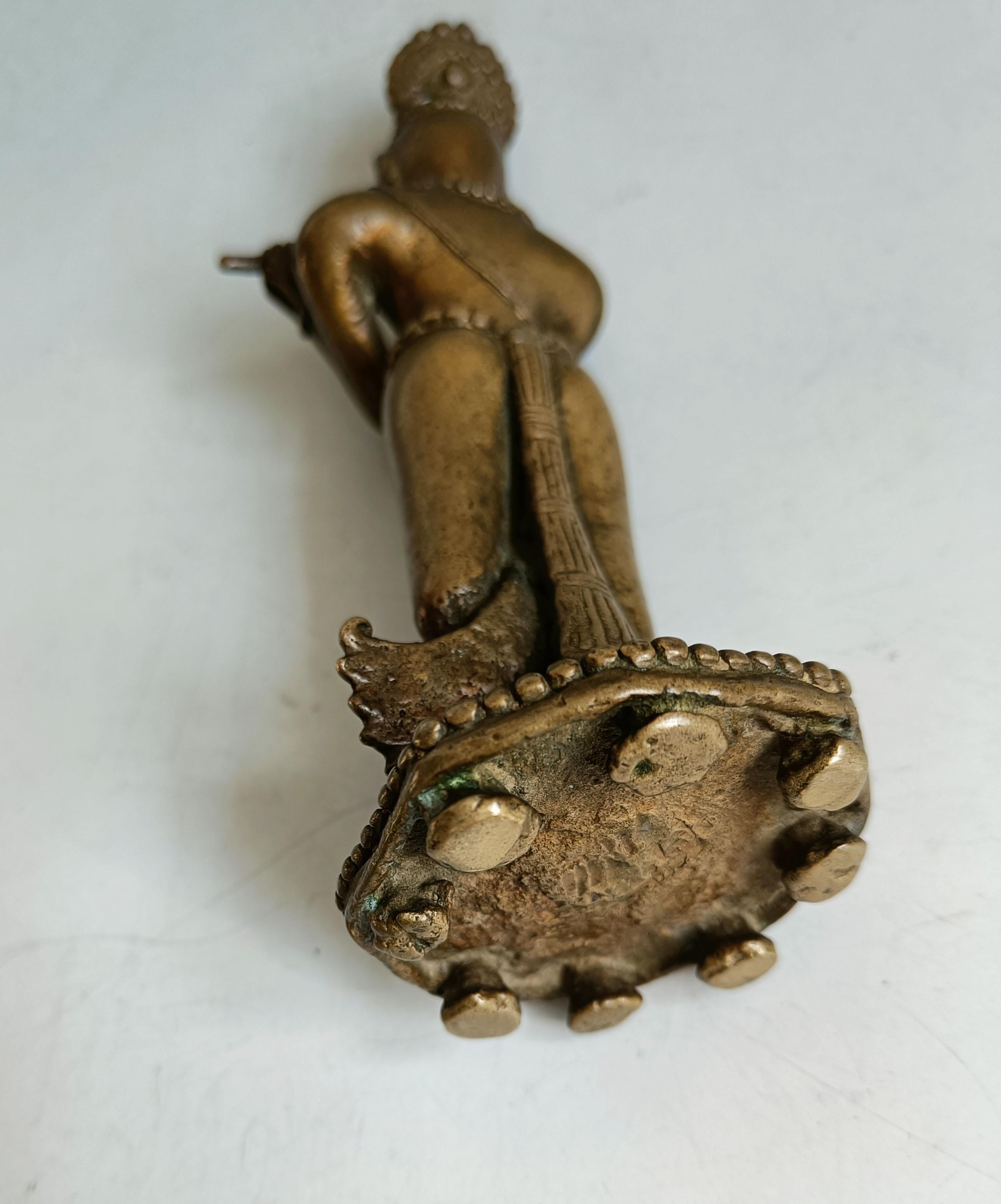 Antike indische Hindu-Bronzestatue Krishna - 18. Jahrhundert asiatische Volkskunst im Zustand „Gut“ im Angebot in London, GB