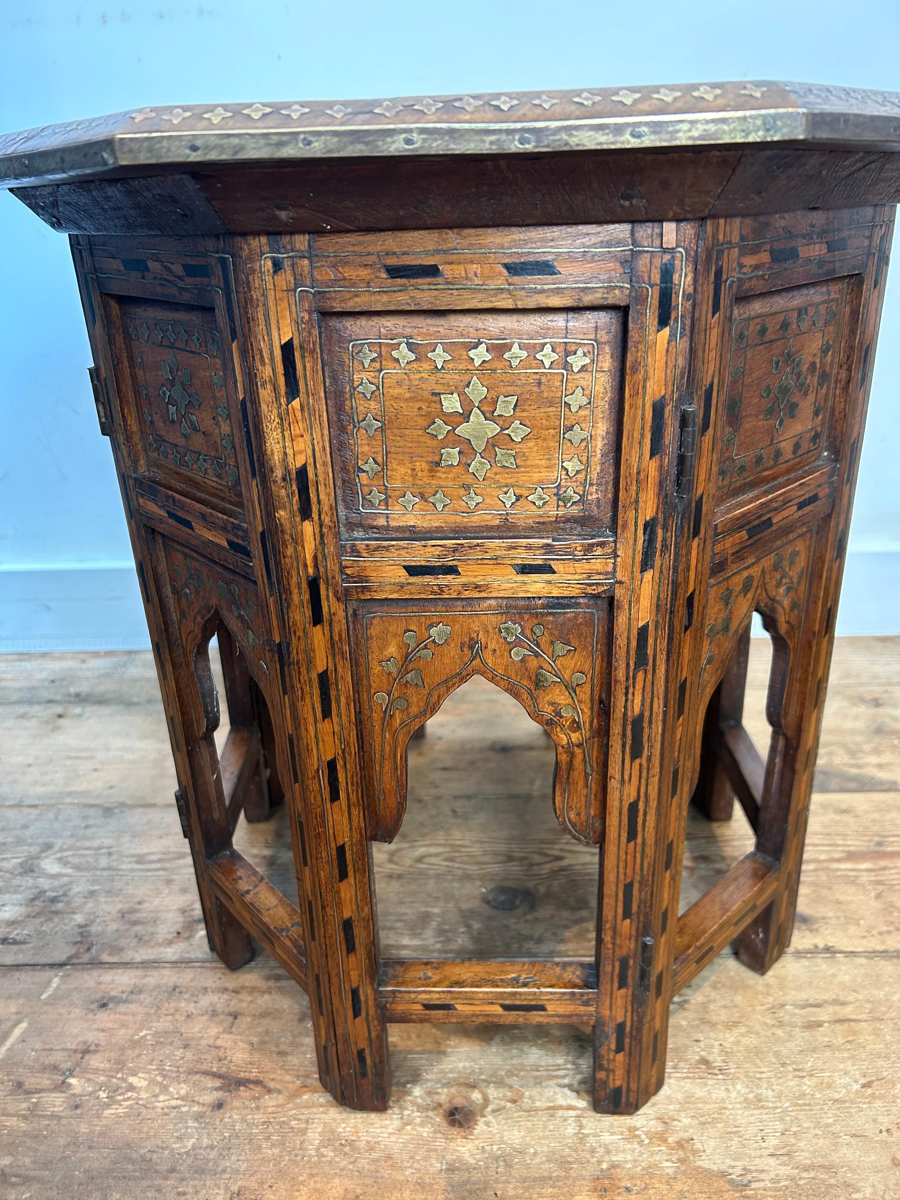 Antique Indian Hoshiarpur Brass inlaid Table  In Good Condition For Sale In Sherborne, GB