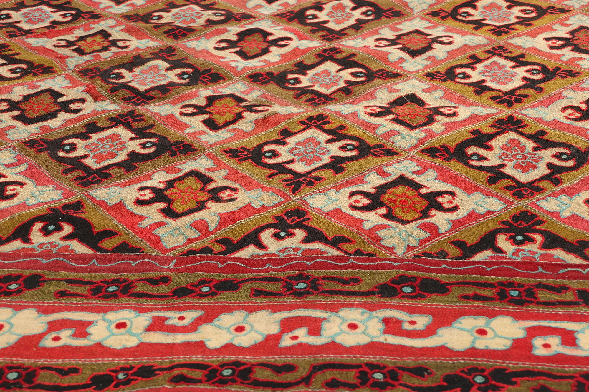 Antique Indian Kashmir Rug In Good Condition For Sale In Dallas, TX