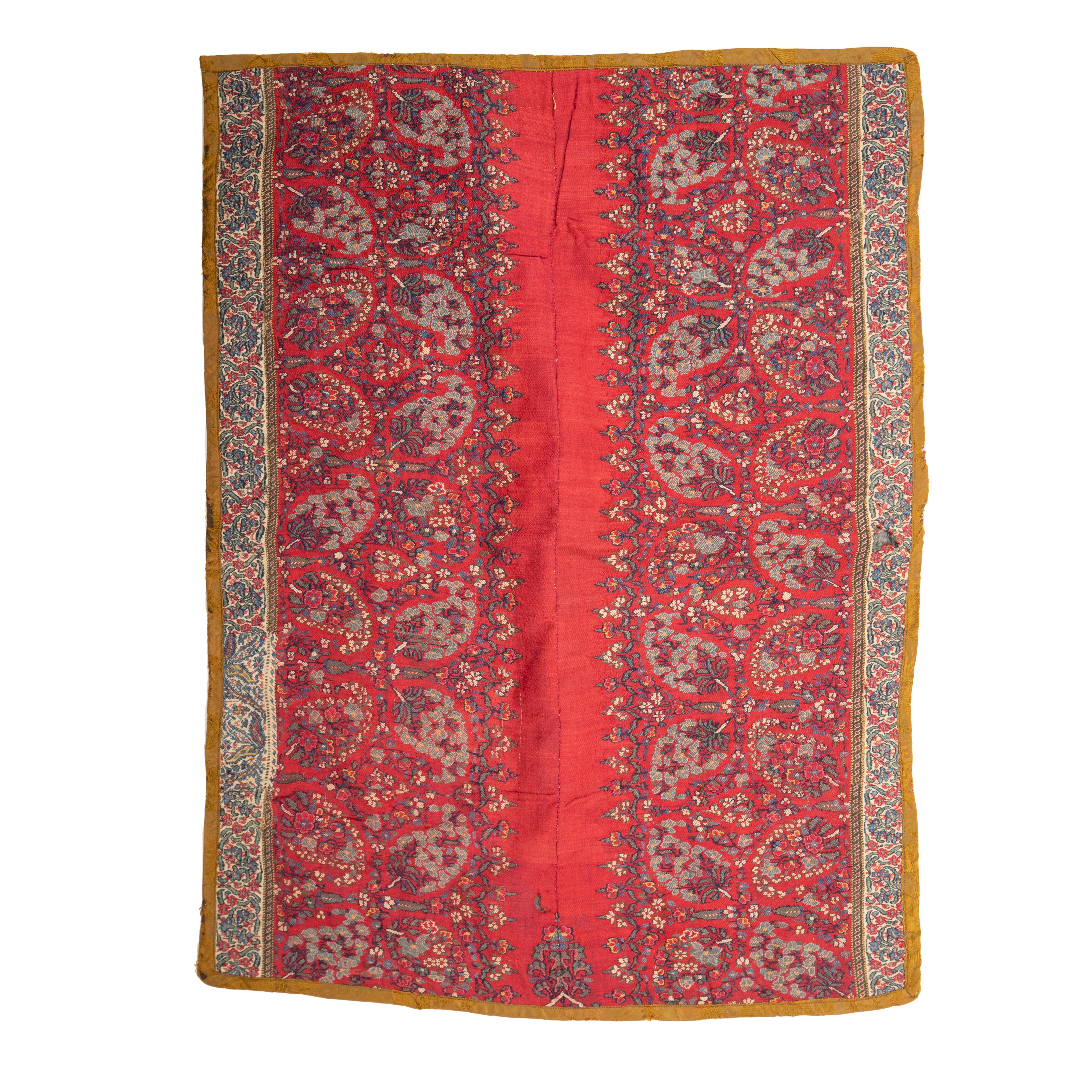Frammento di scialle del Kashmir del XIX secolo, India.
Un design raro.