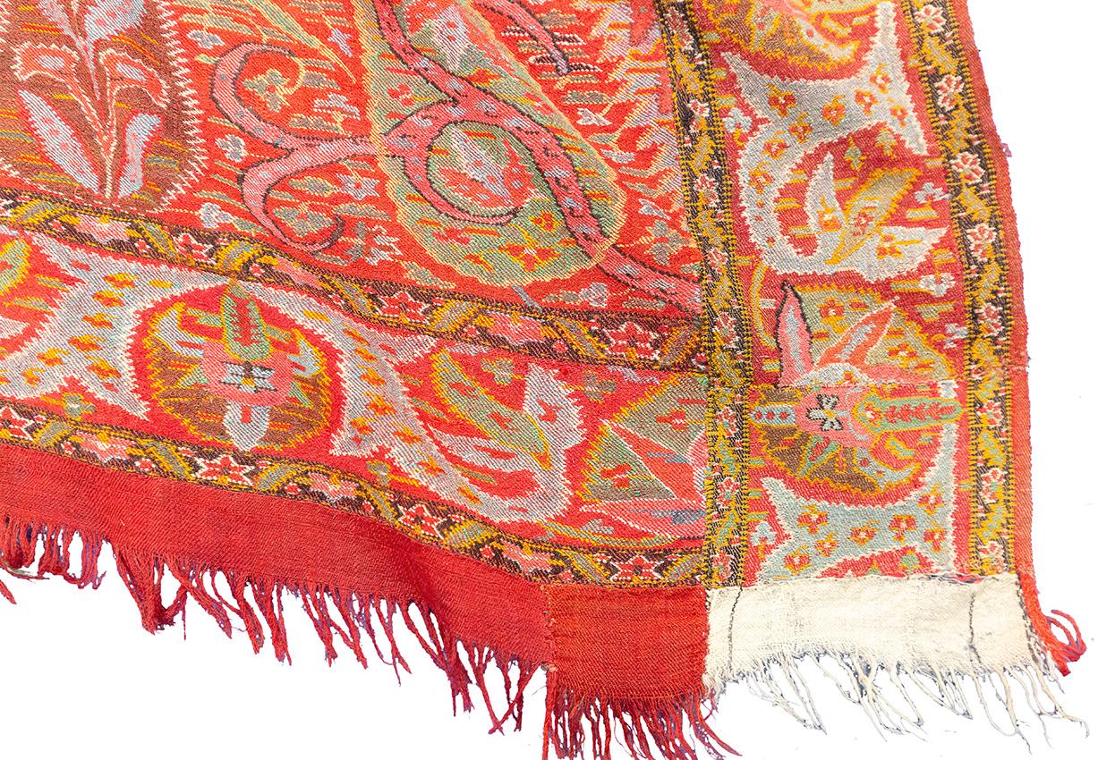 Antique Indian Kashmir Shawl Textile, 19th Century In Good Condition For Sale In Ferrara, IT