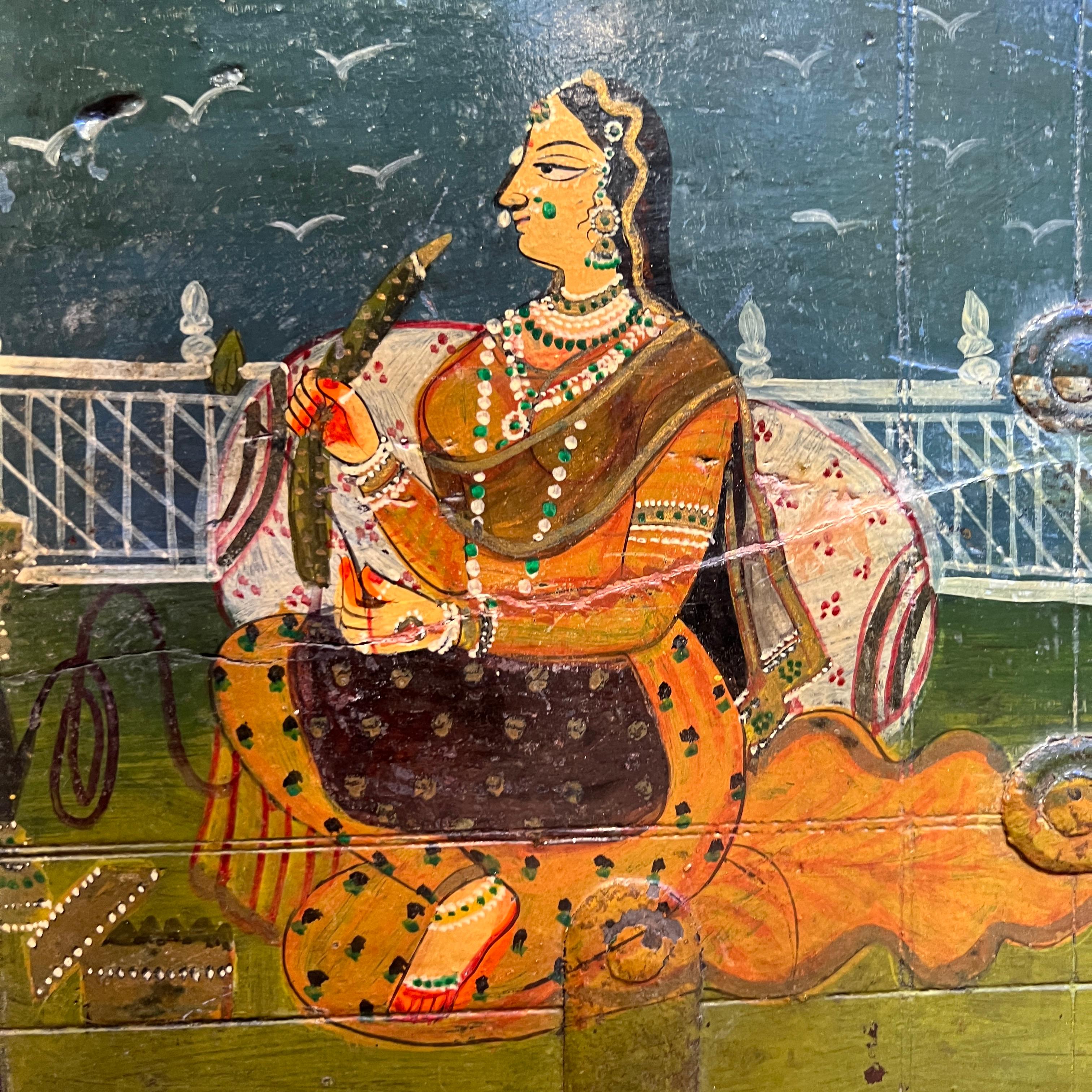 Ancienne commode padouk peinte indienne en vente 7