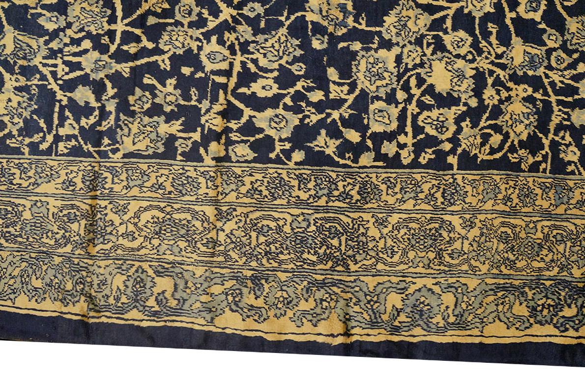 Early 20th Century Indian Lahore Carpet For Sale 4