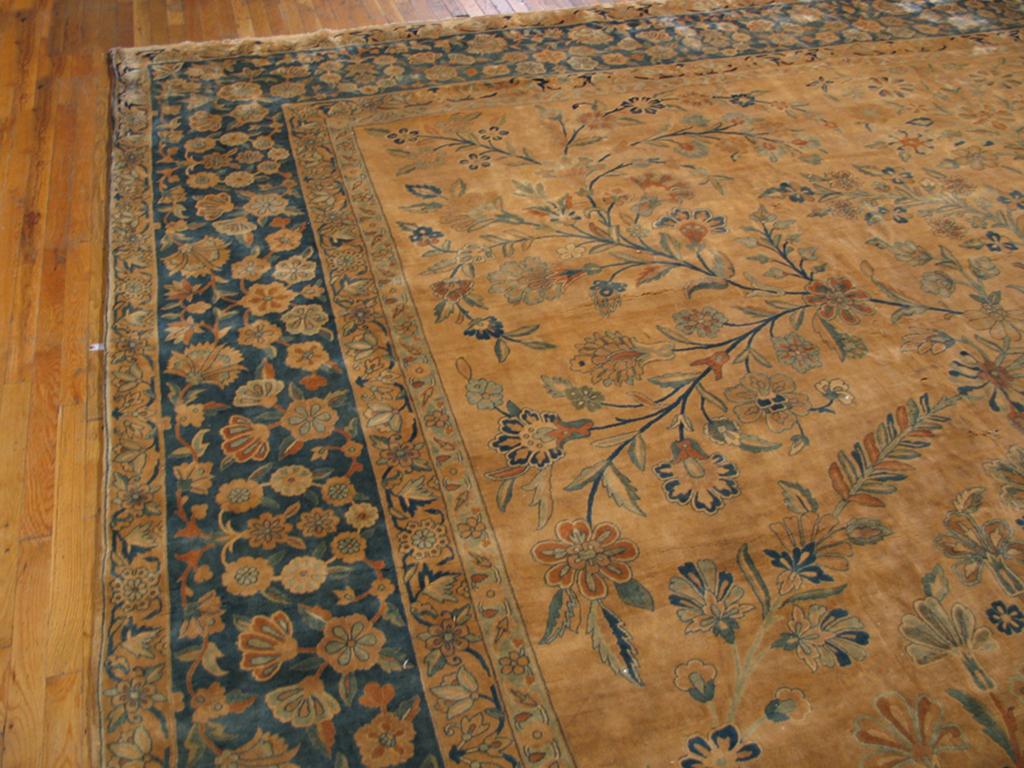 Antique Indian rug. Measures: 17'6