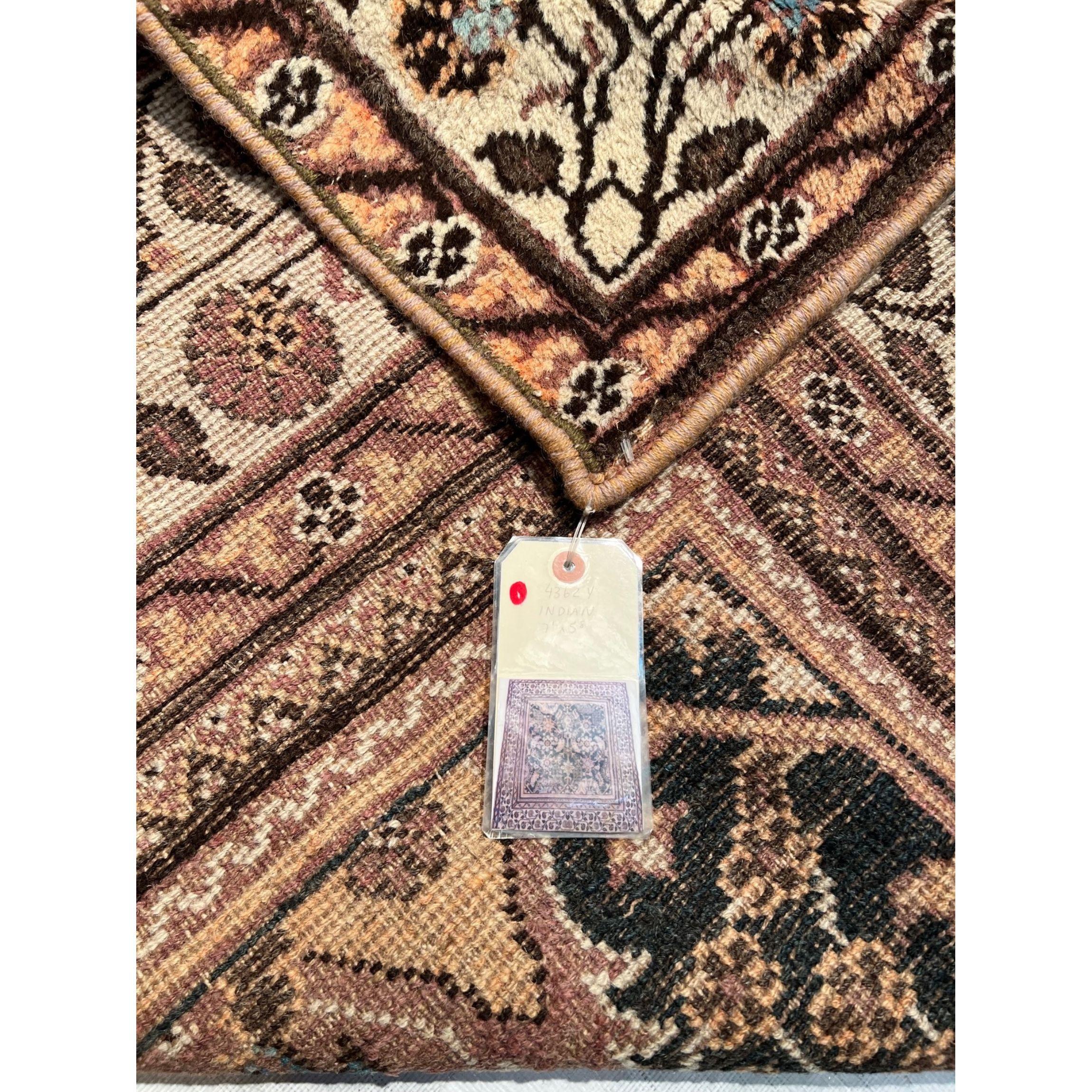 Antique Indian Rug 7.1x5.8 In Good Condition For Sale In Los Angeles, US