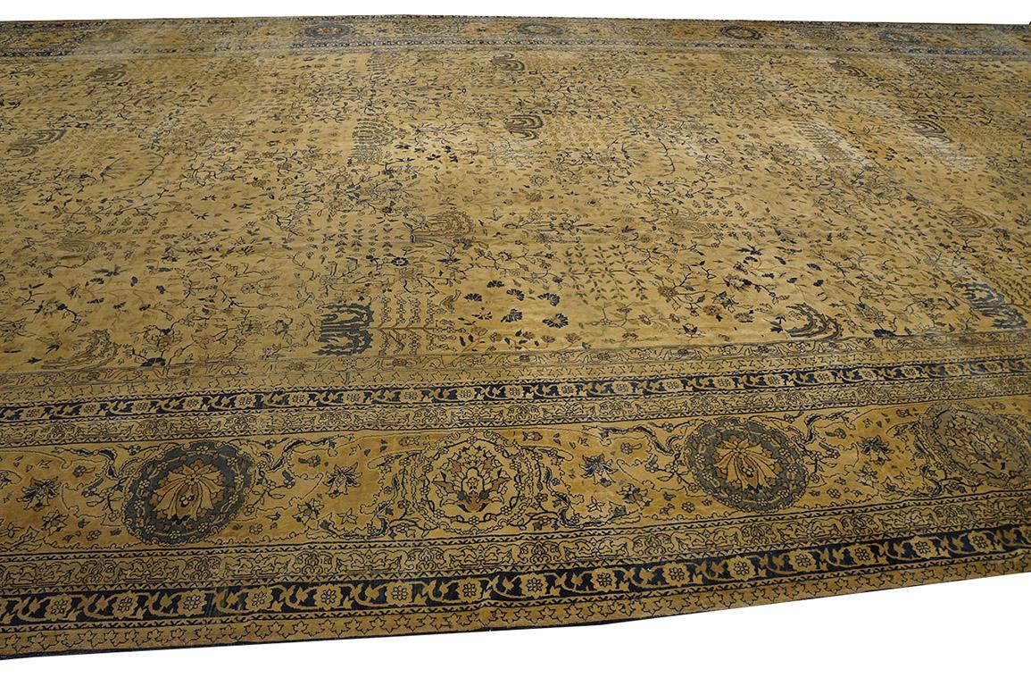 Early 20th Century Indian Lahore Carpet ( 12'6