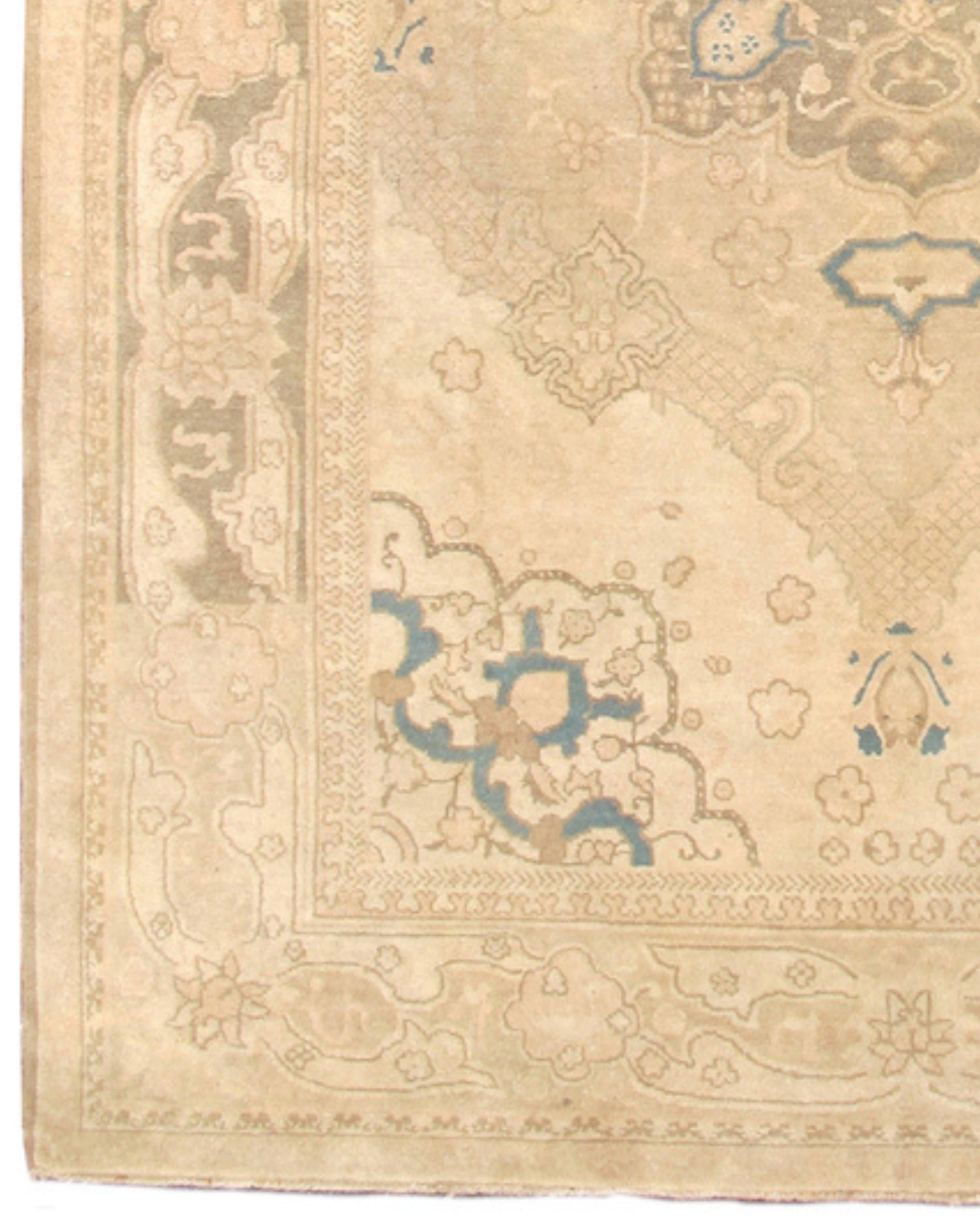 Antiker indischer Teppich, spätes 19. Jahrhundert im Angebot 1