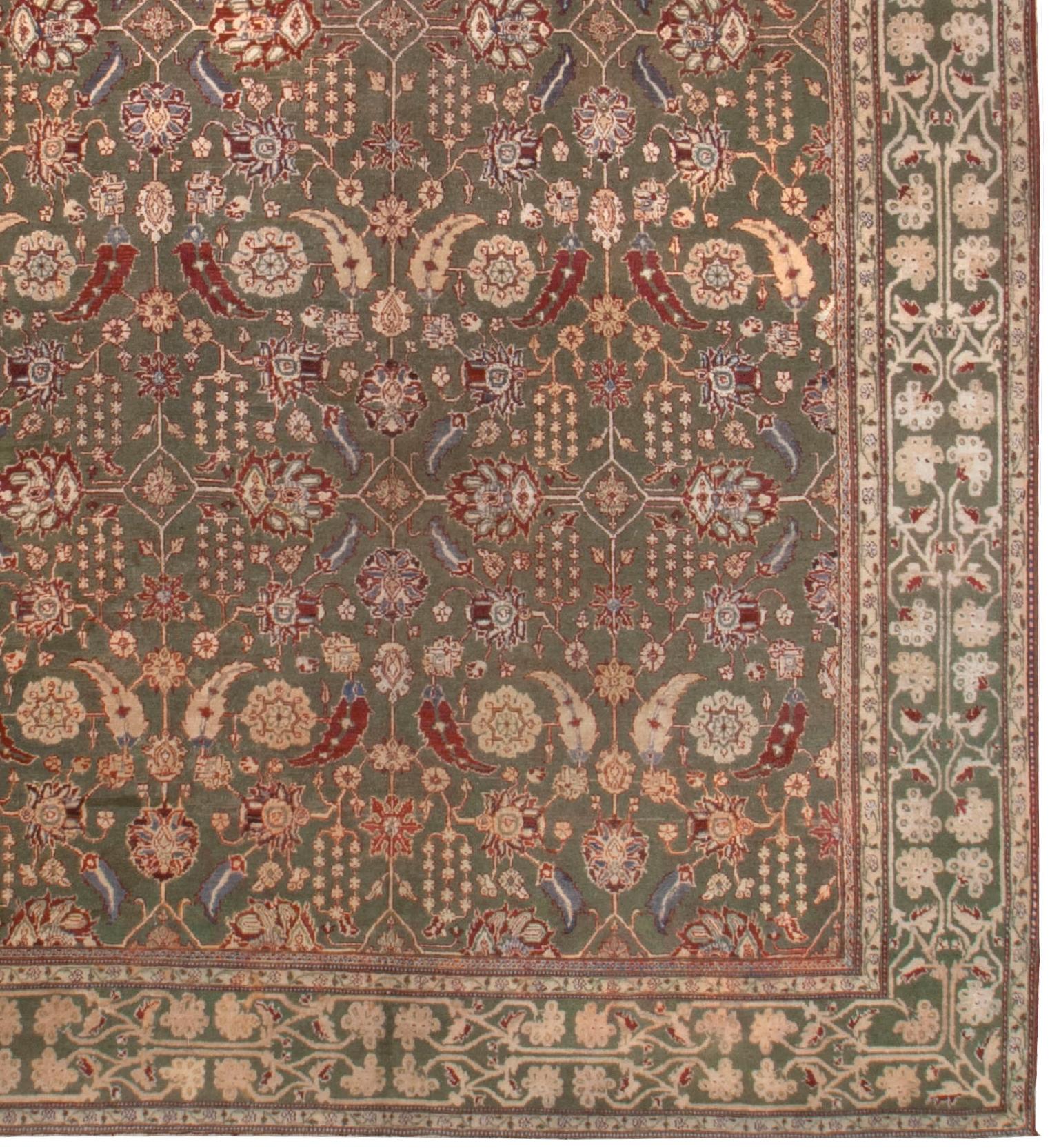 Antiker indischer Sage Green Agra Teppich,  8'10 x 11'6 (Wolle) im Angebot