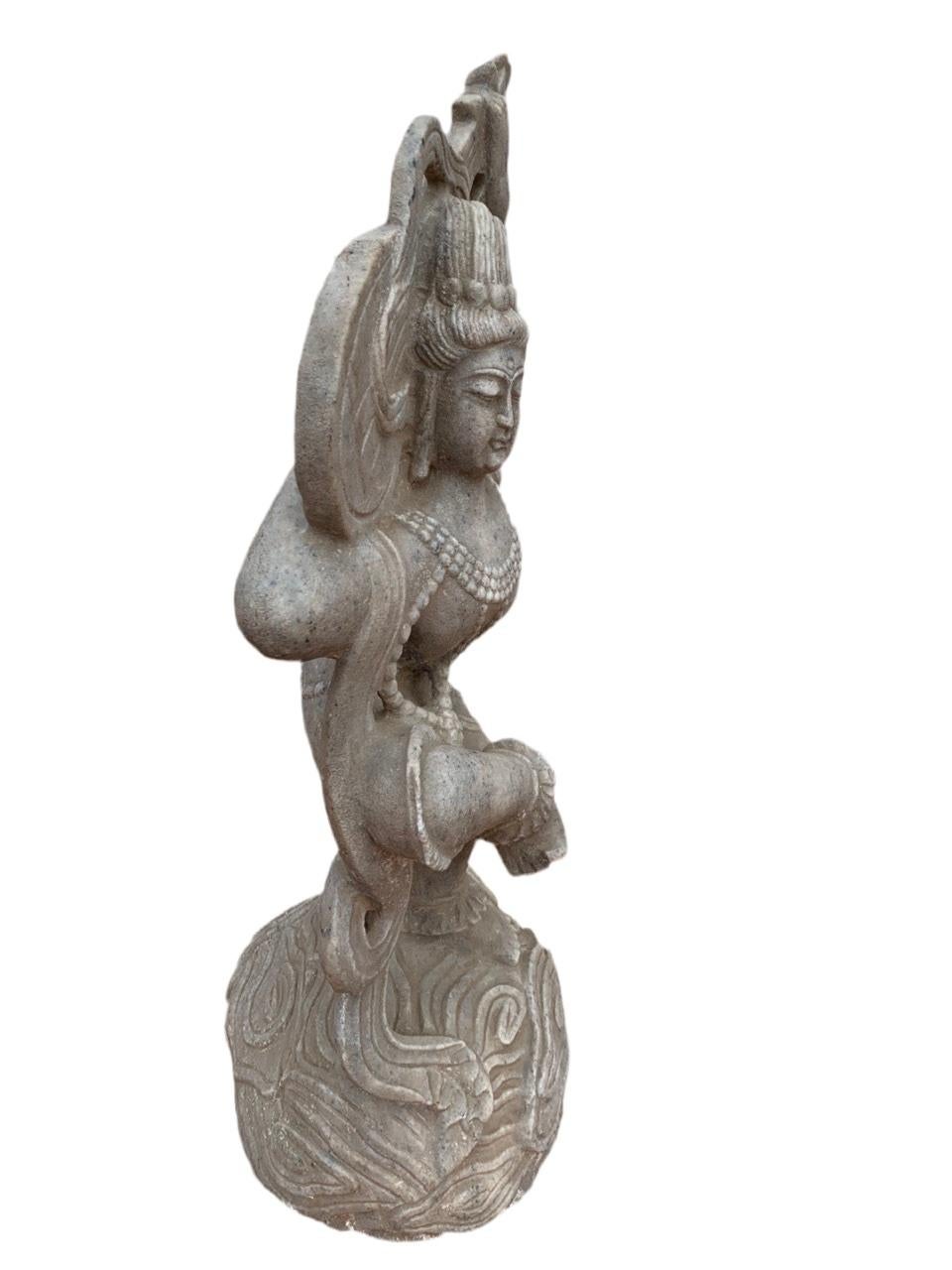 Américain Antique Indian Saraswati Godess Indoor/Outdoor Stone Sculpture en vente