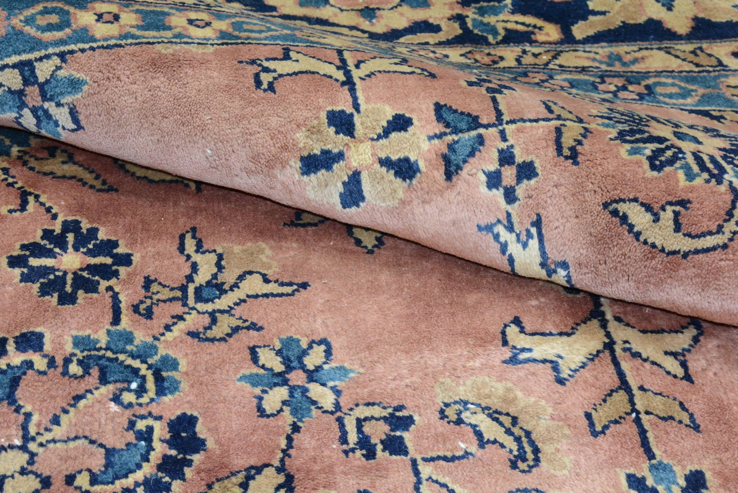 Antiker indischer Sarouk-Teppich (Gewebt) im Angebot
