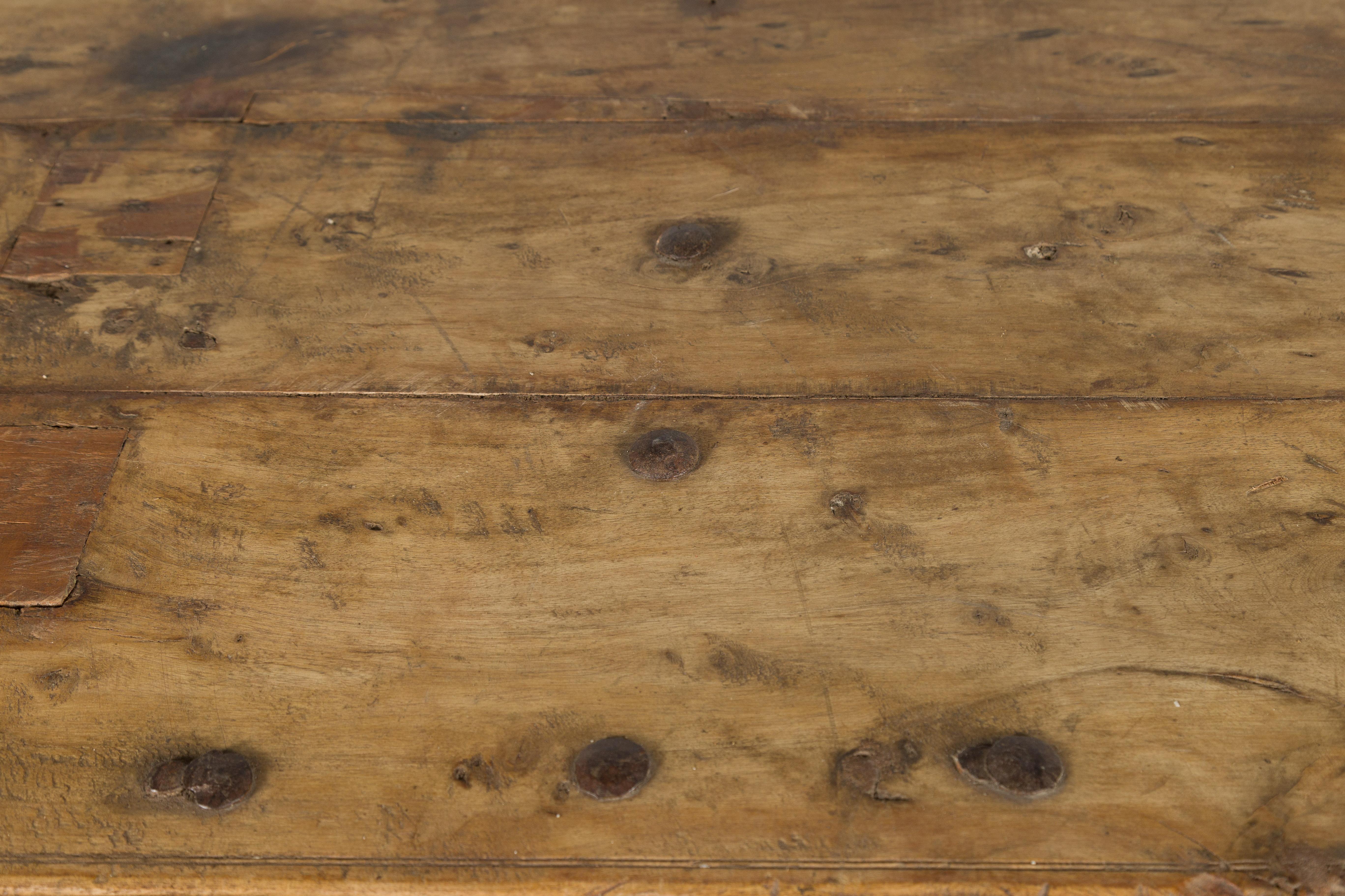 Table de salle à manger indienne ancienne en bois de Sheesham avec accents en fer en vente 5
