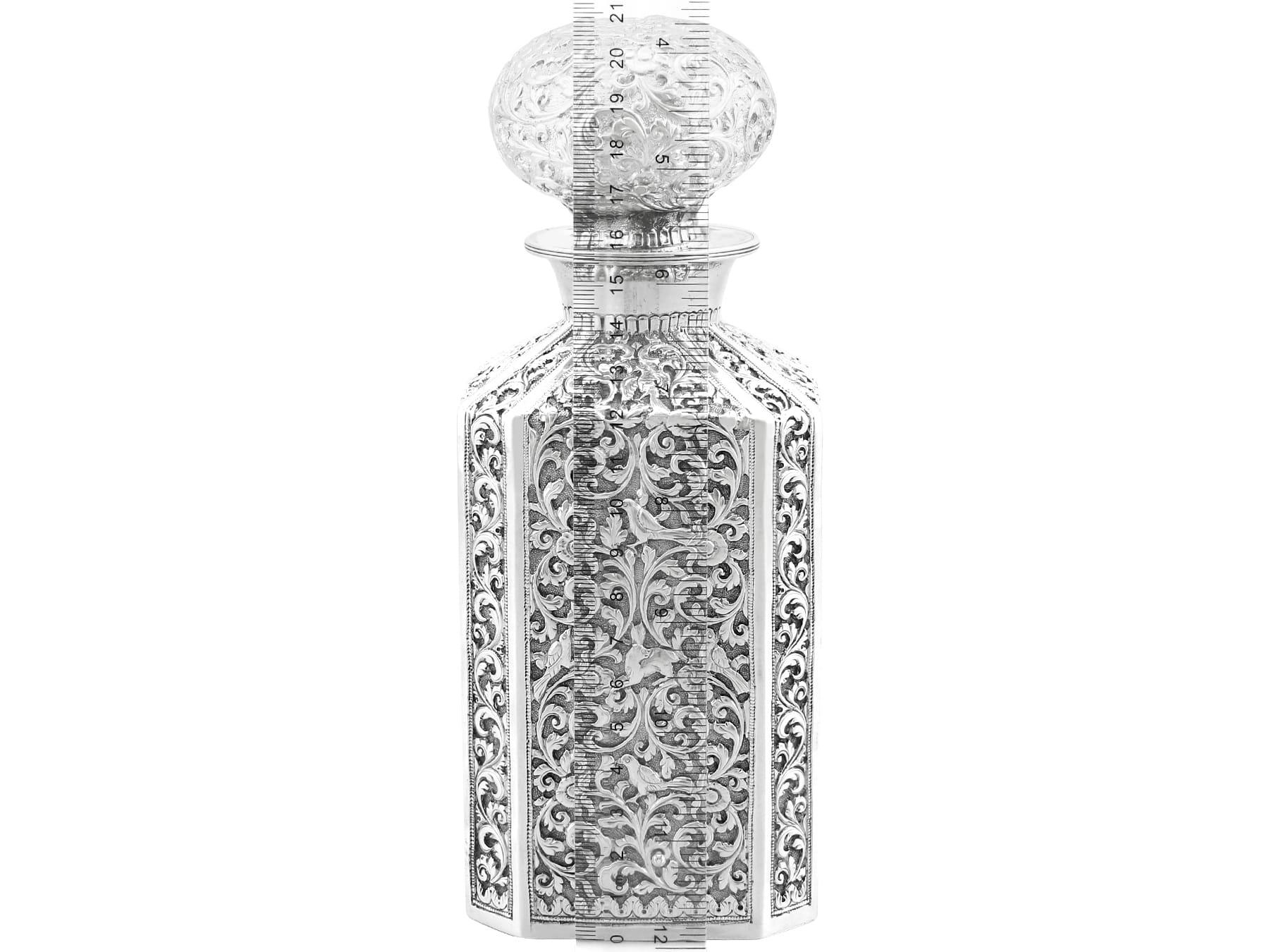 Antico flacone di colonia indiano d'argento Circa 1890 in vendita 6